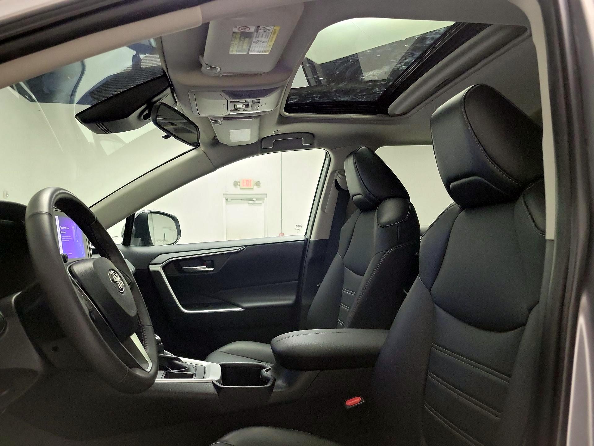 Thumbnail: 2023 Toyota RAV4 - 20