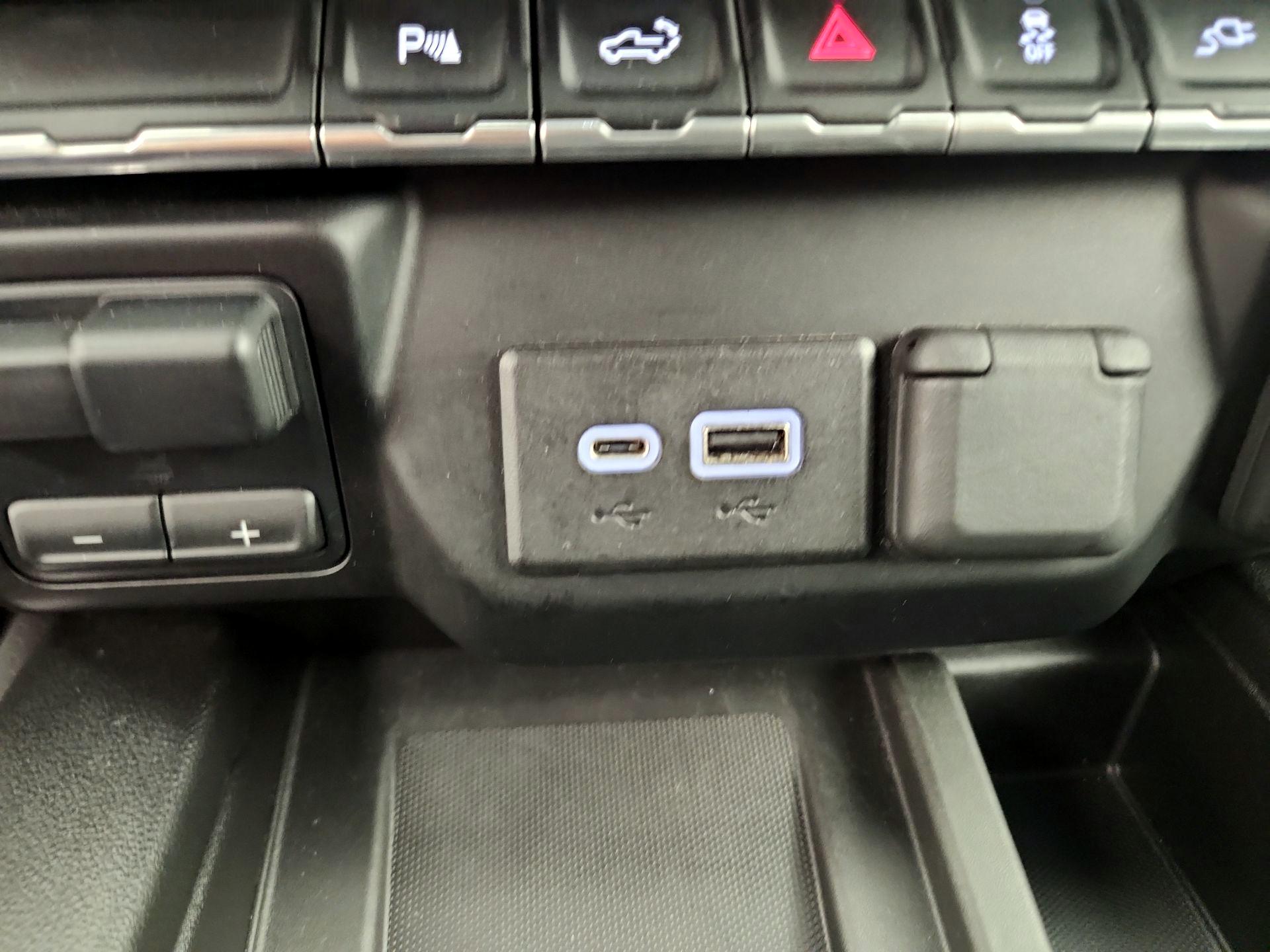 Thumbnail: 2020 Chevrolet Silverado 2500 - 19