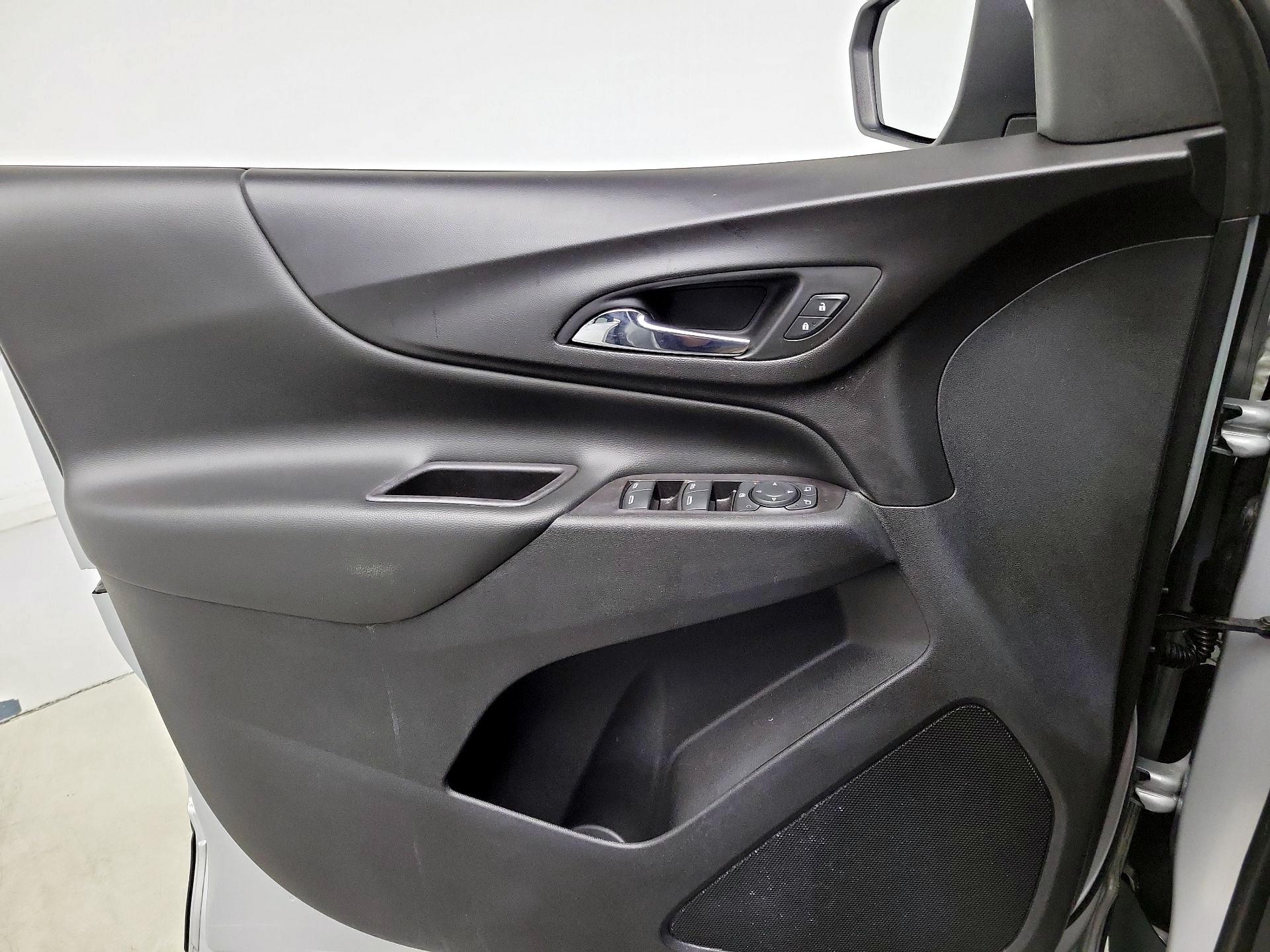 Thumbnail: 2020 Chevrolet Equinox - 12