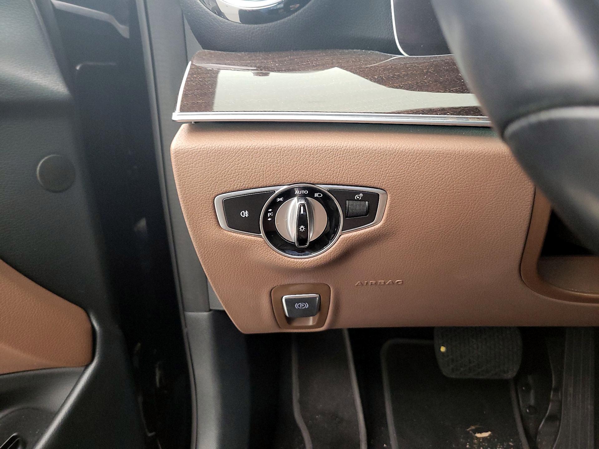 Thumbnail: 2019 Mercedes-Benz E-Class - 13