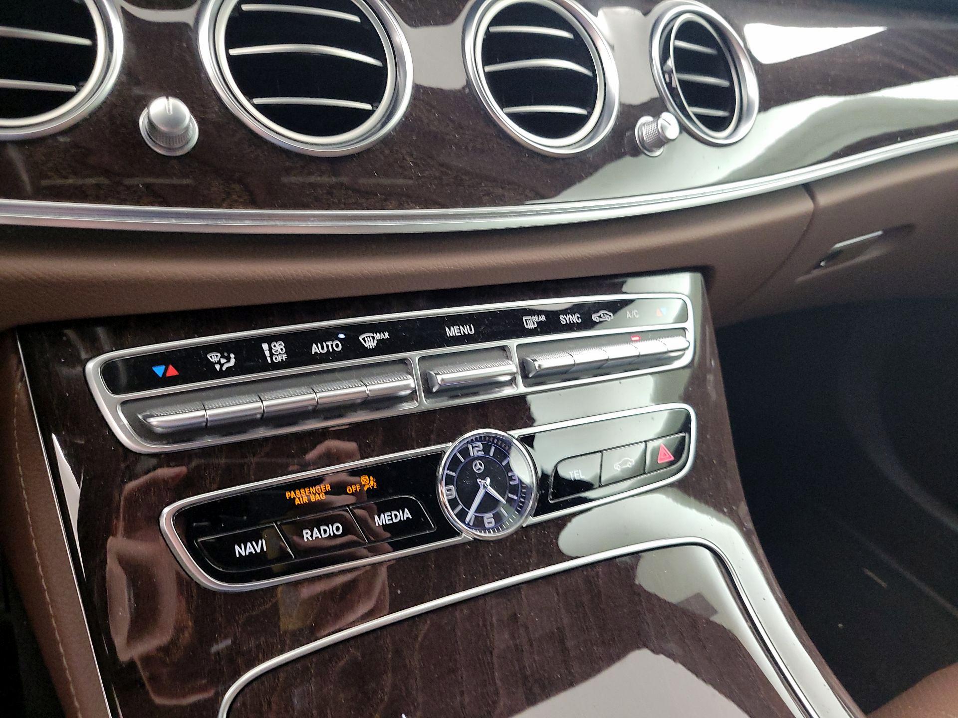 Thumbnail: 2019 Mercedes-Benz E-Class - 16