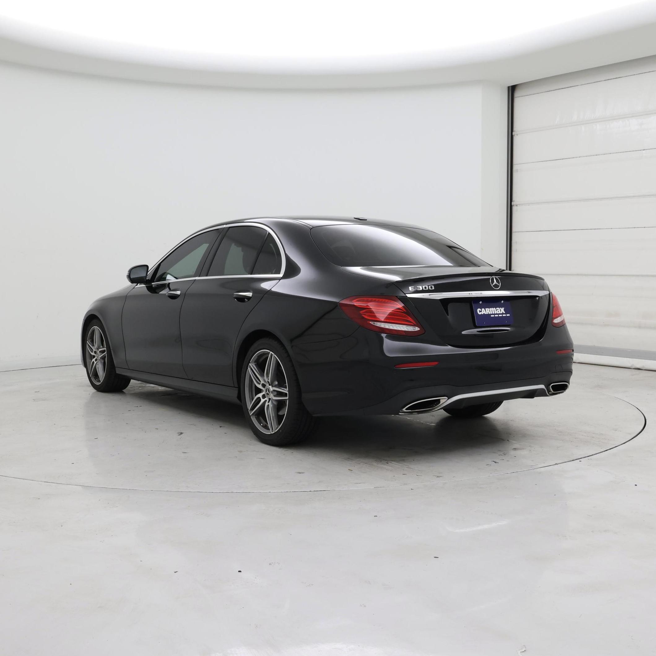 Thumbnail: 2019 Mercedes-Benz E-Class - 2