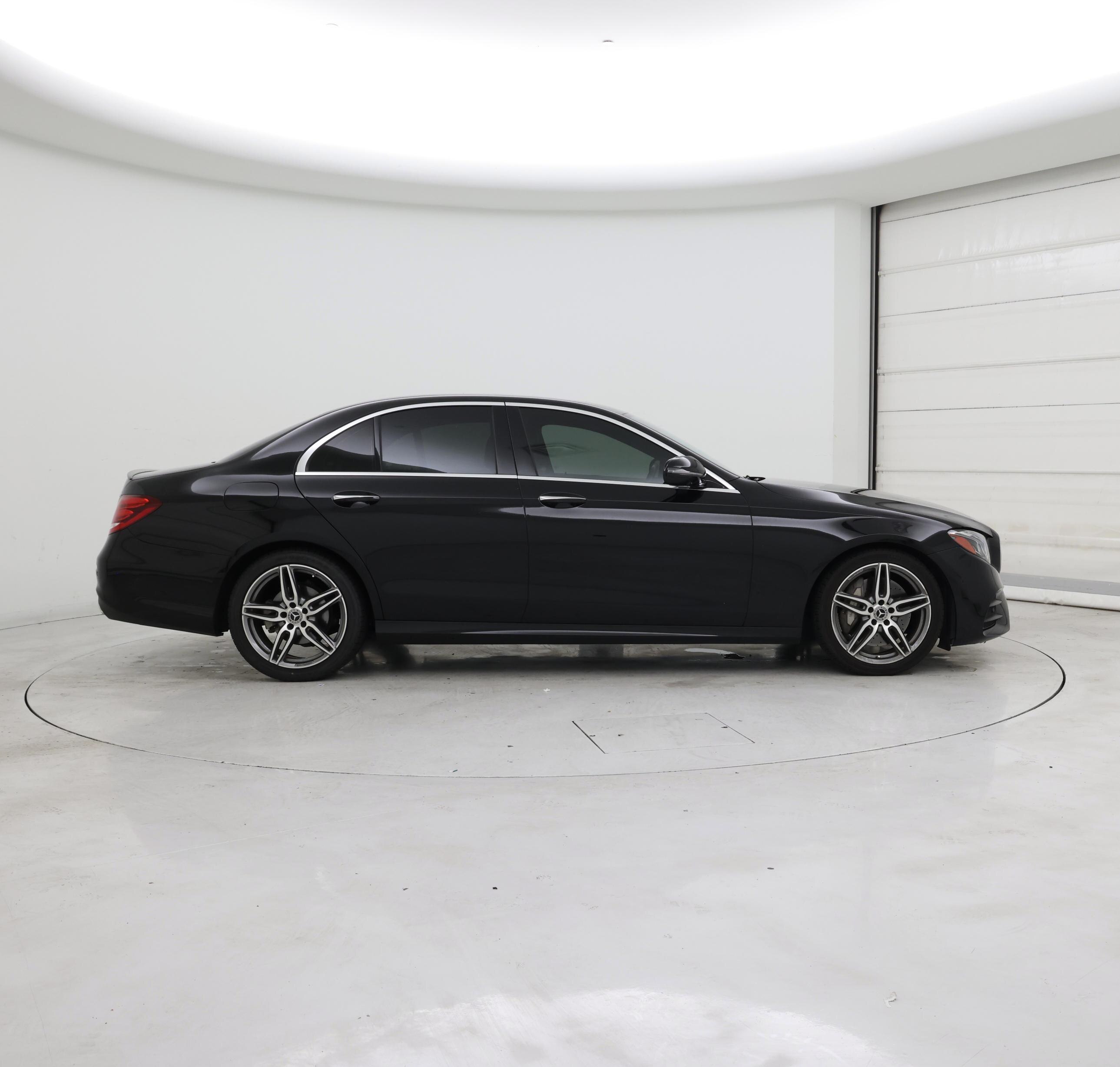 Thumbnail: 2019 Mercedes-Benz E-Class - 7