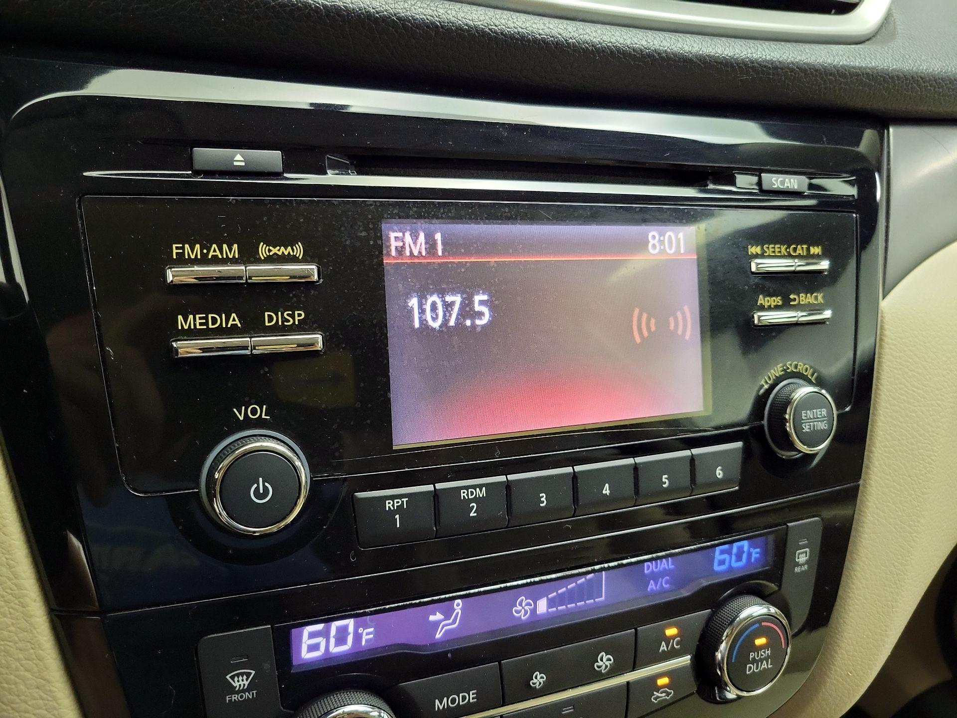 Thumbnail: 2016 Nissan Rogue - 15