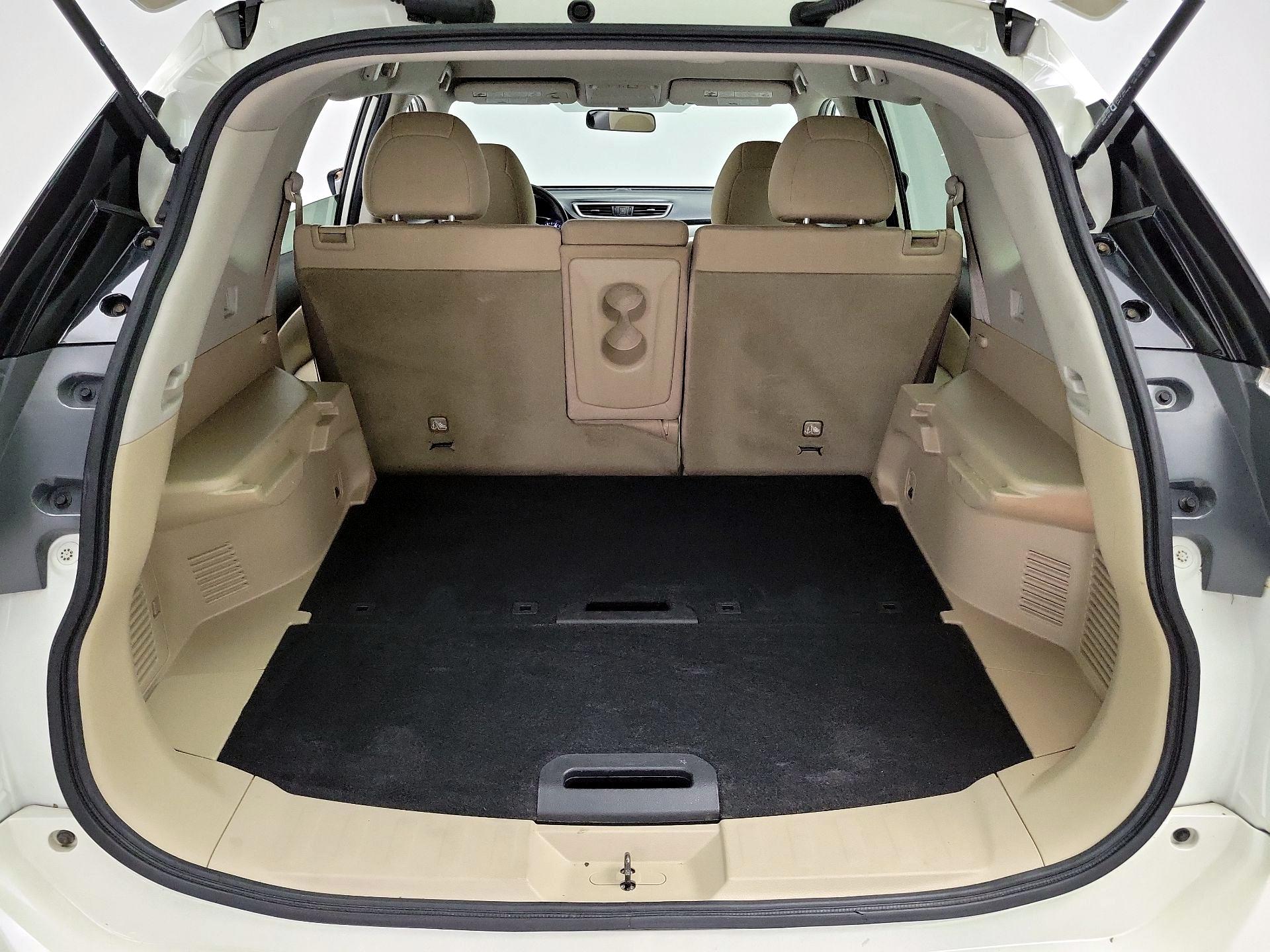 Thumbnail: 2016 Nissan Rogue - 20