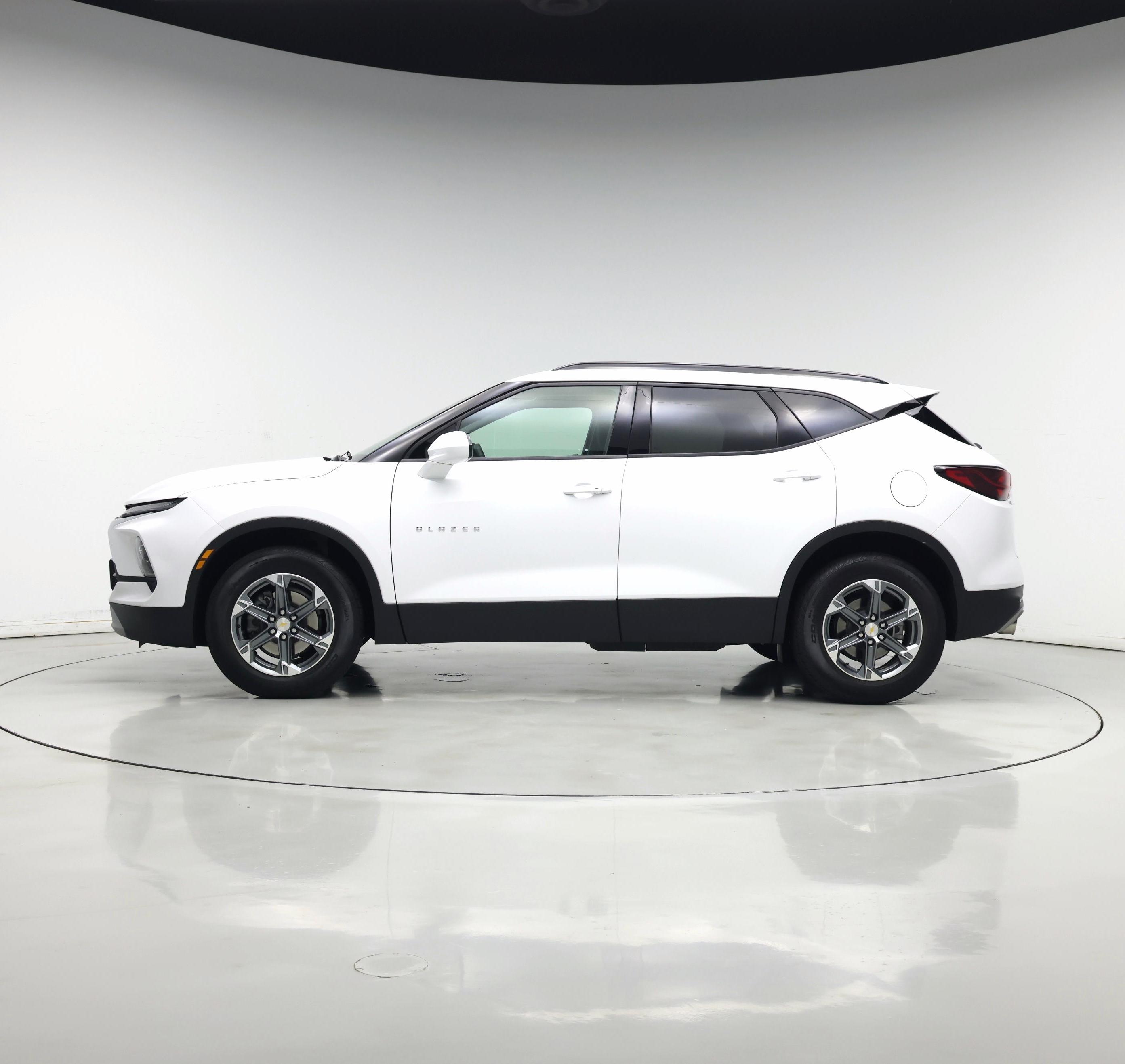 Thumbnail: 2023 Chevrolet Blazer - 3