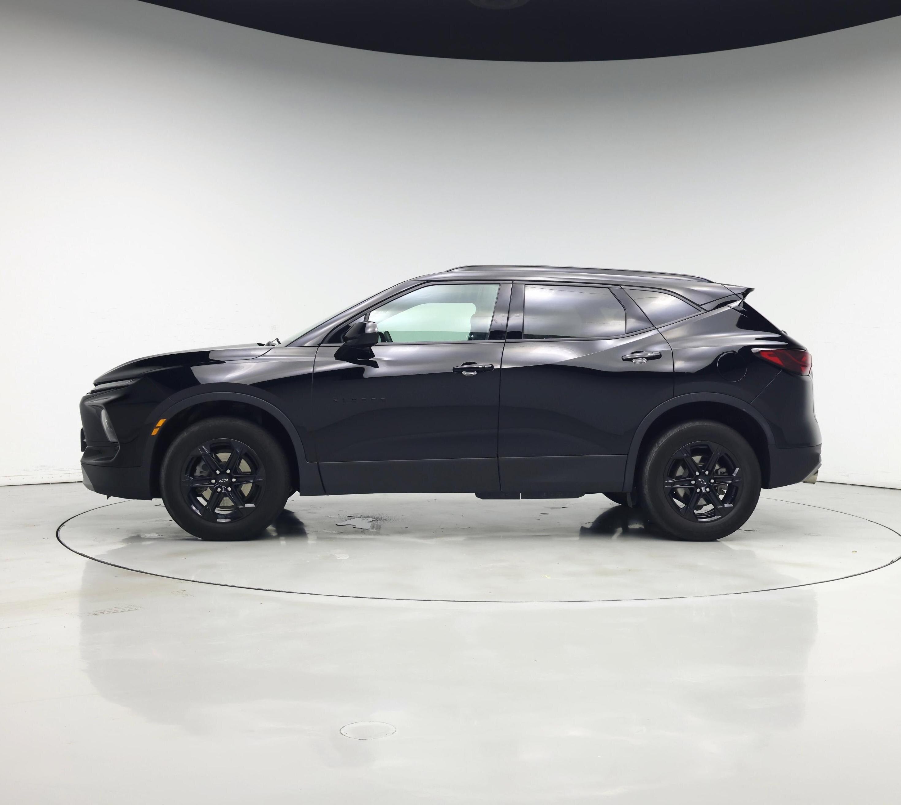 Thumbnail: 2023 Chevrolet Blazer - 3