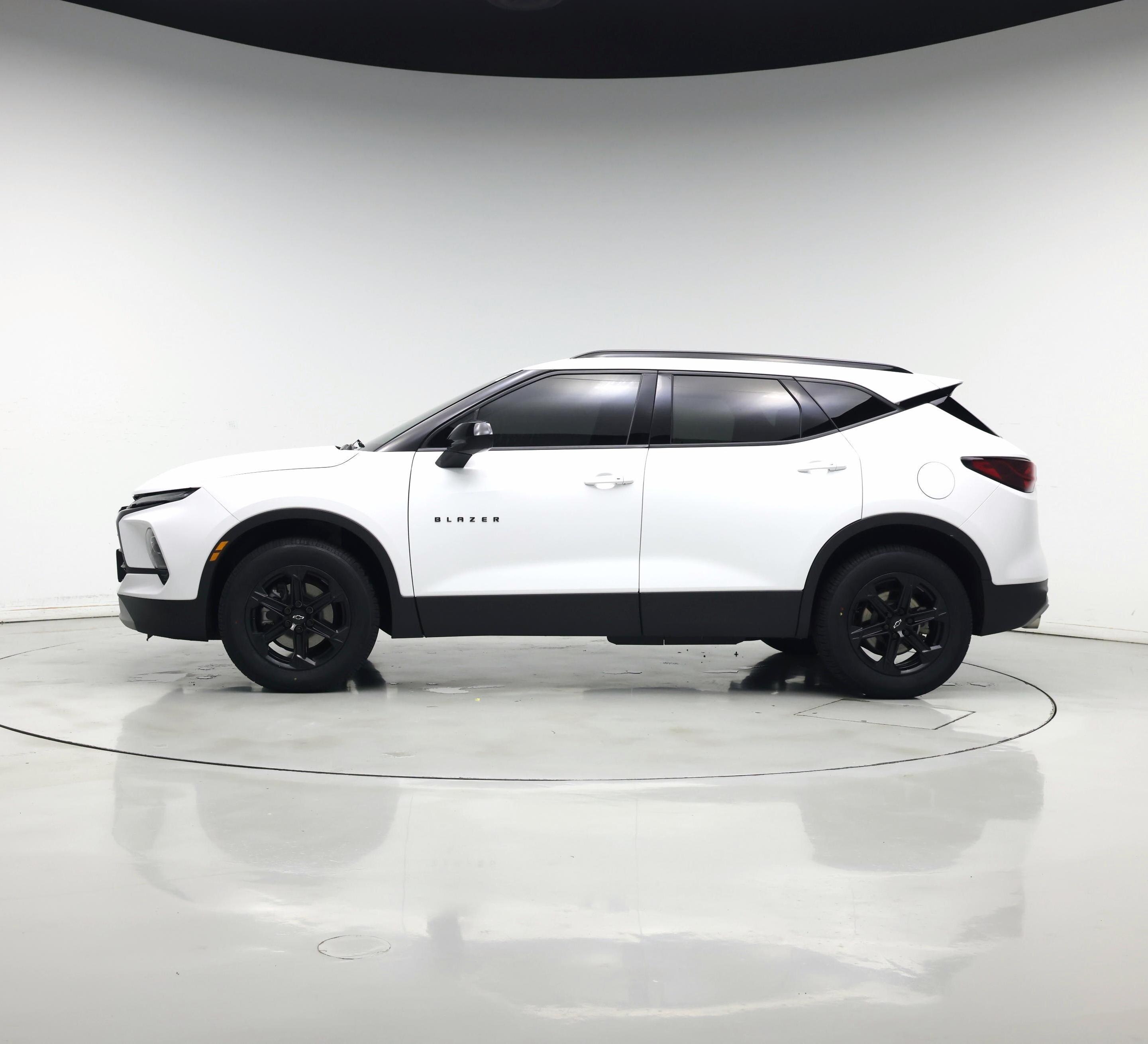 Thumbnail: 2023 Chevrolet Blazer - 3