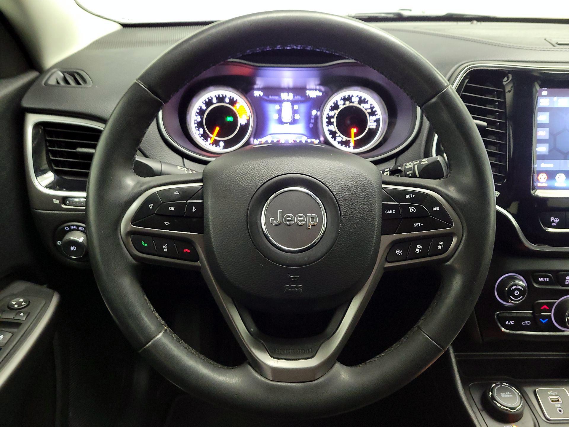 Thumbnail: 2021 Jeep Cherokee - 10