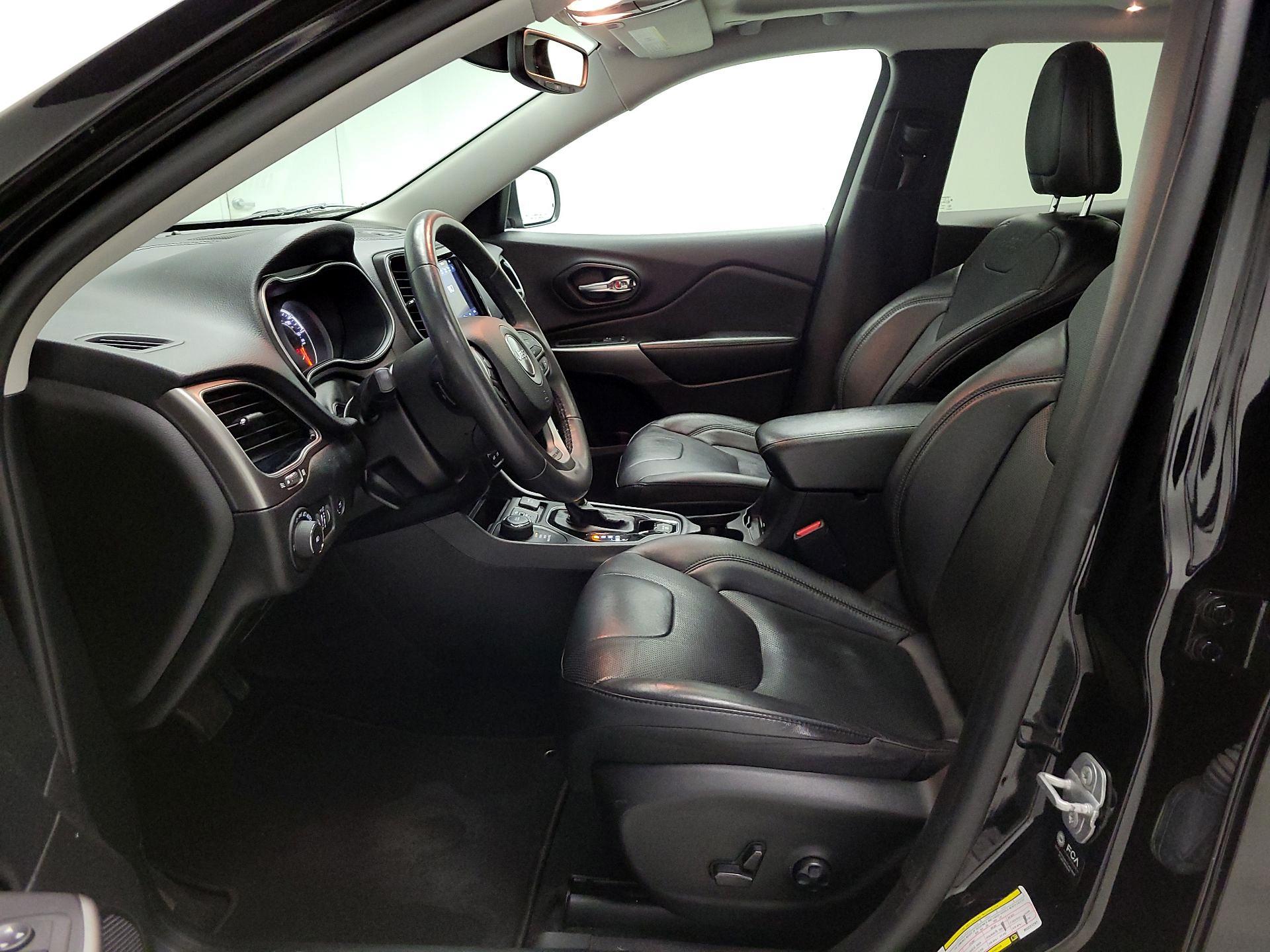 Thumbnail: 2021 Jeep Cherokee - 11