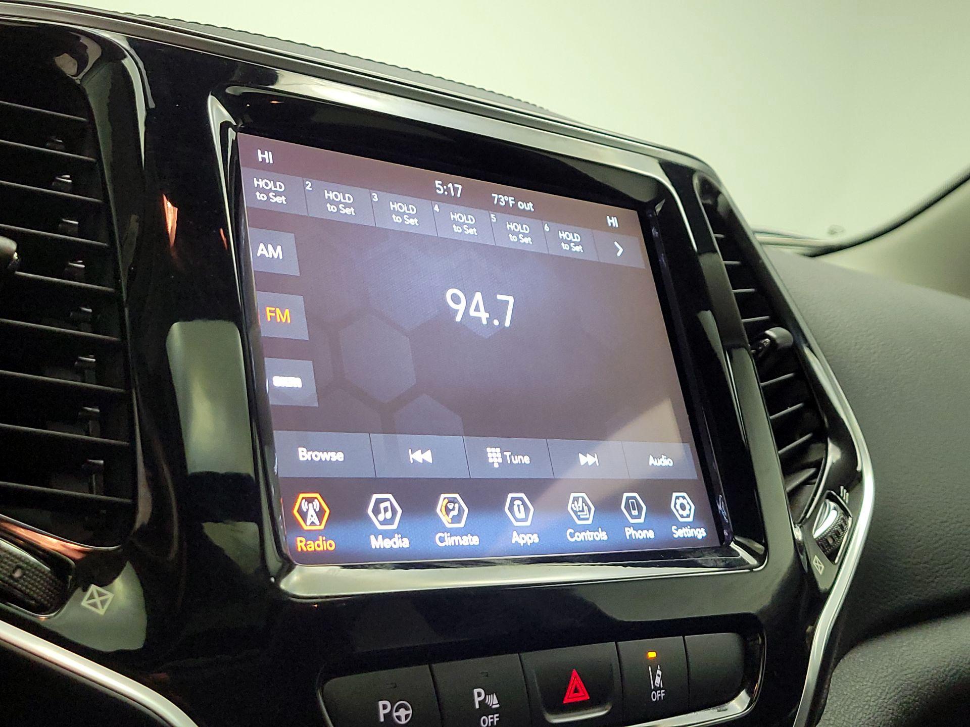 Thumbnail: 2021 Jeep Cherokee - 15