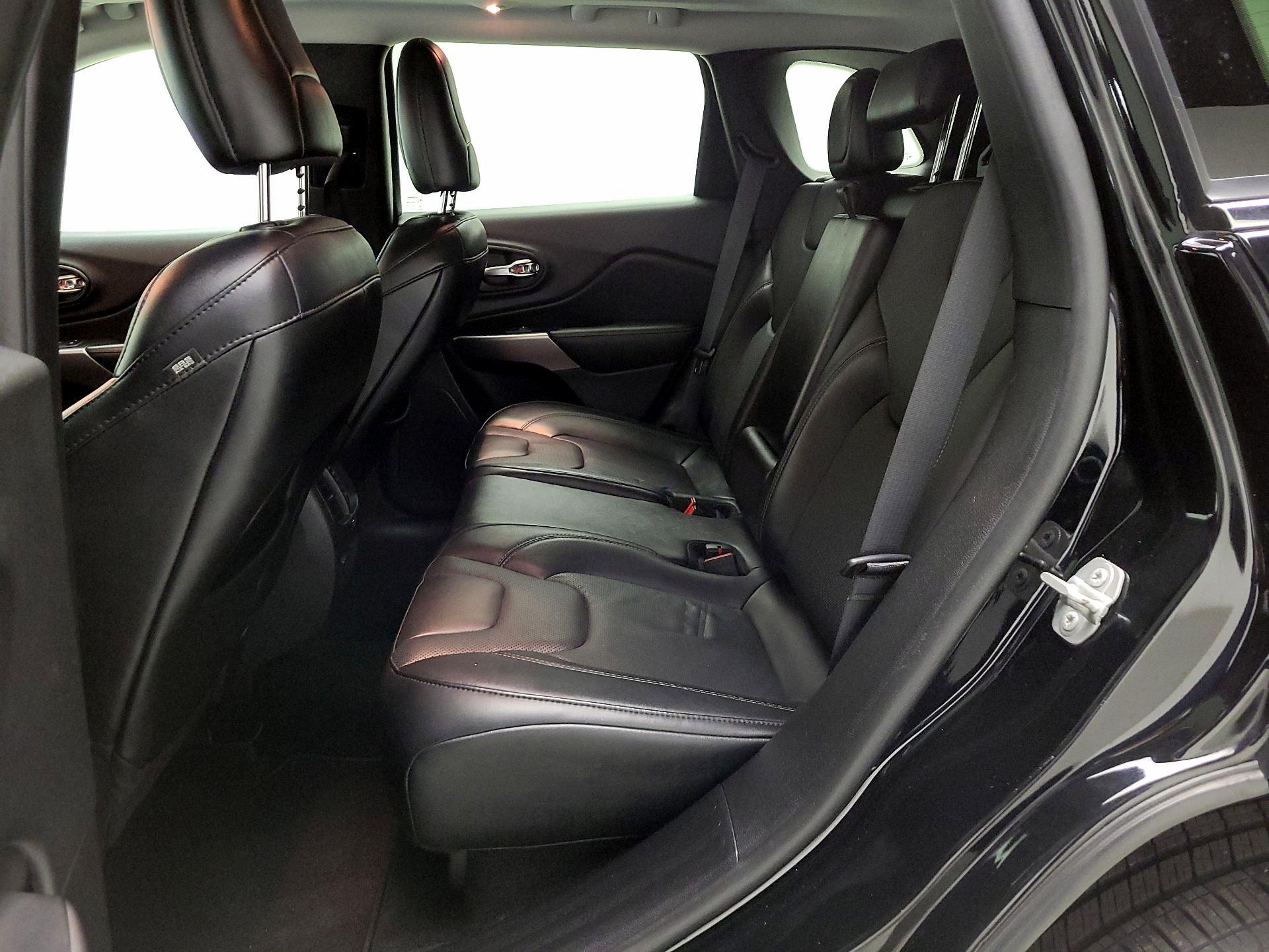 Thumbnail: 2021 Jeep Cherokee - 20