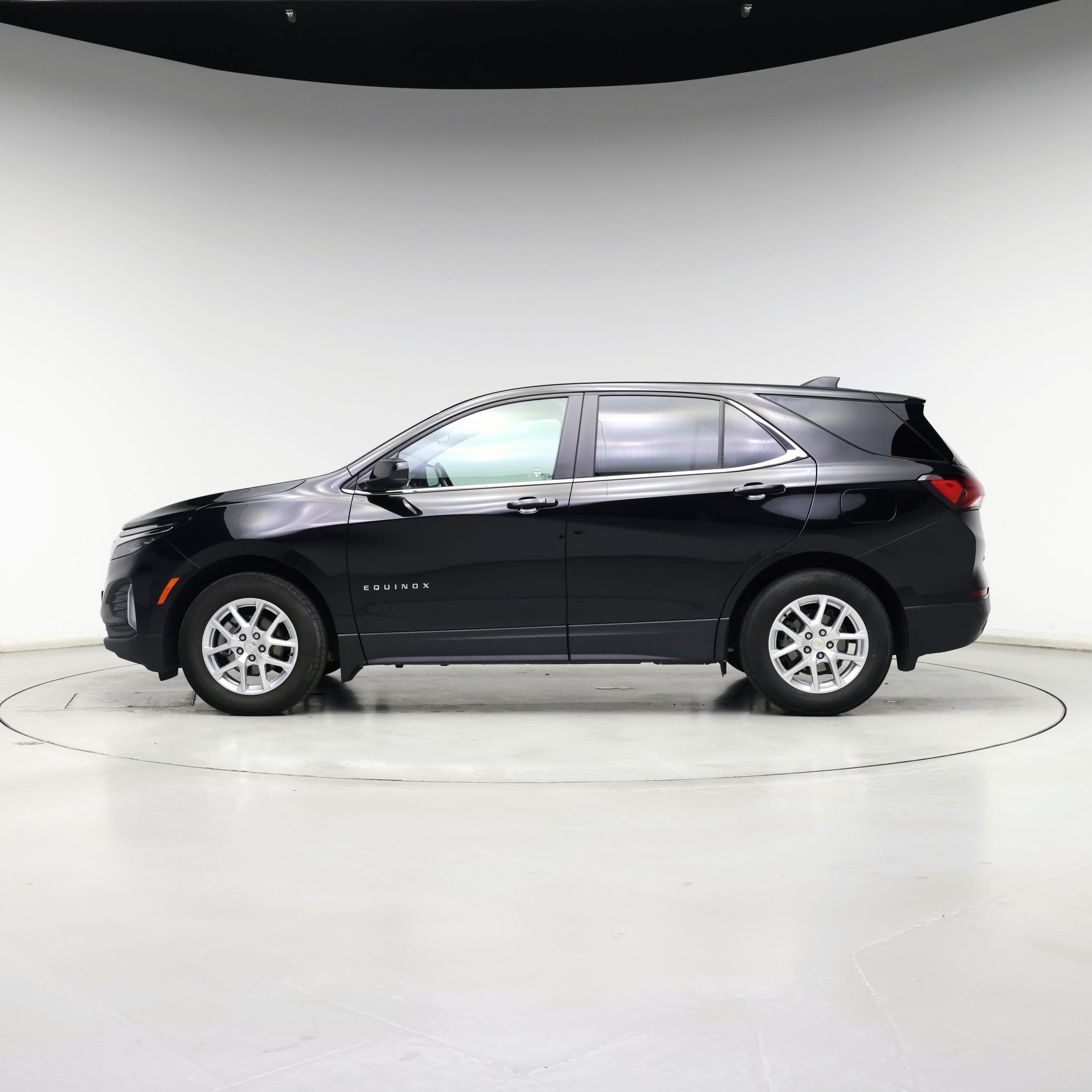 Thumbnail: 2022 Chevrolet Equinox - 3
