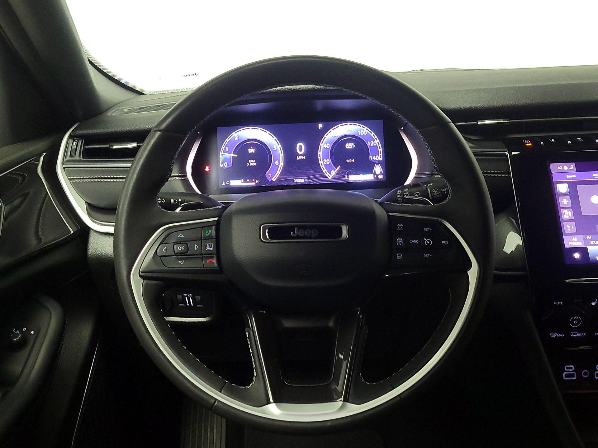 Thumbnail: 2023 Jeep Grand Cherokee - 10