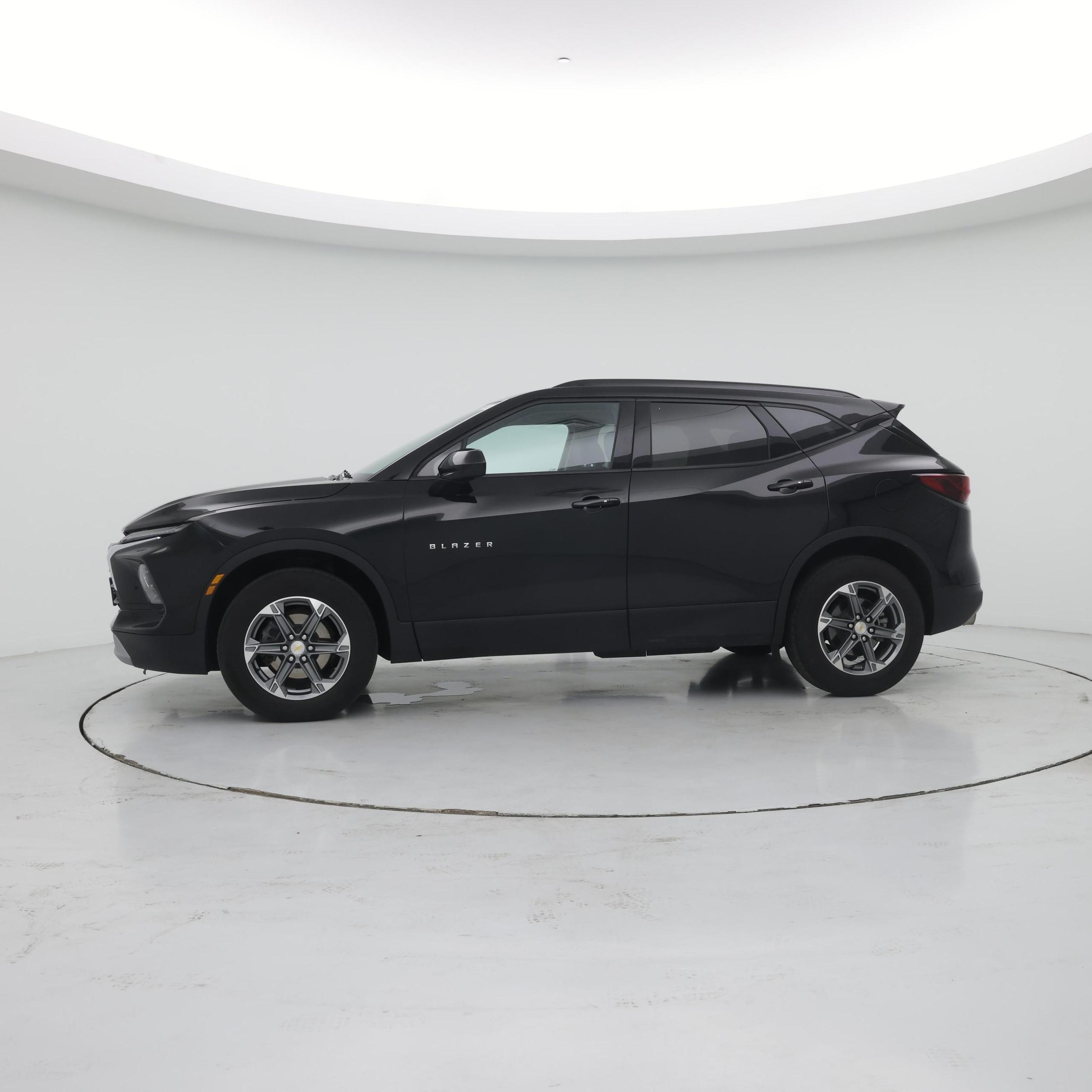 Thumbnail: 2023 Chevrolet Blazer - 3