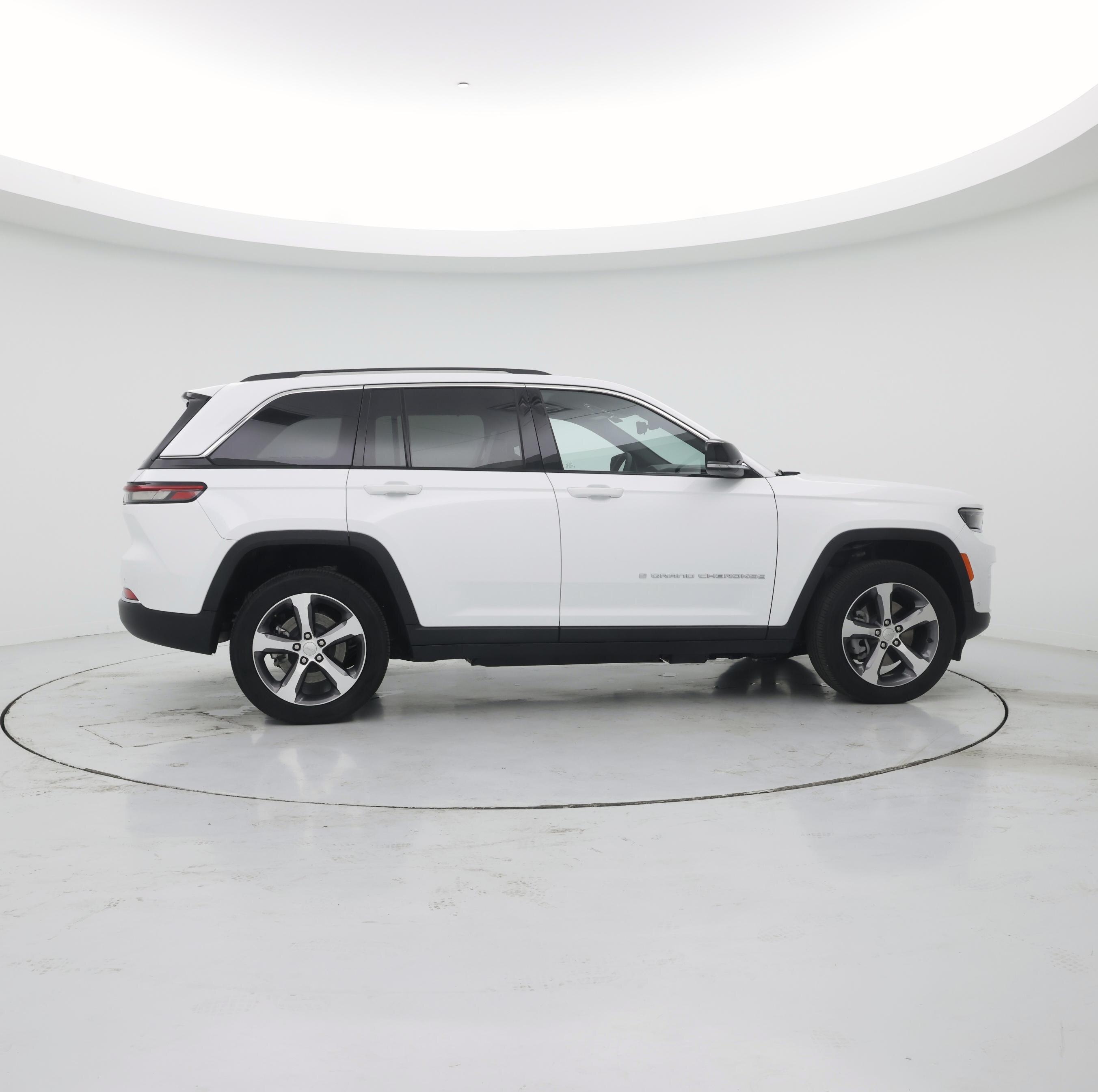 Thumbnail: 2023 Jeep Grand Cherokee - 7