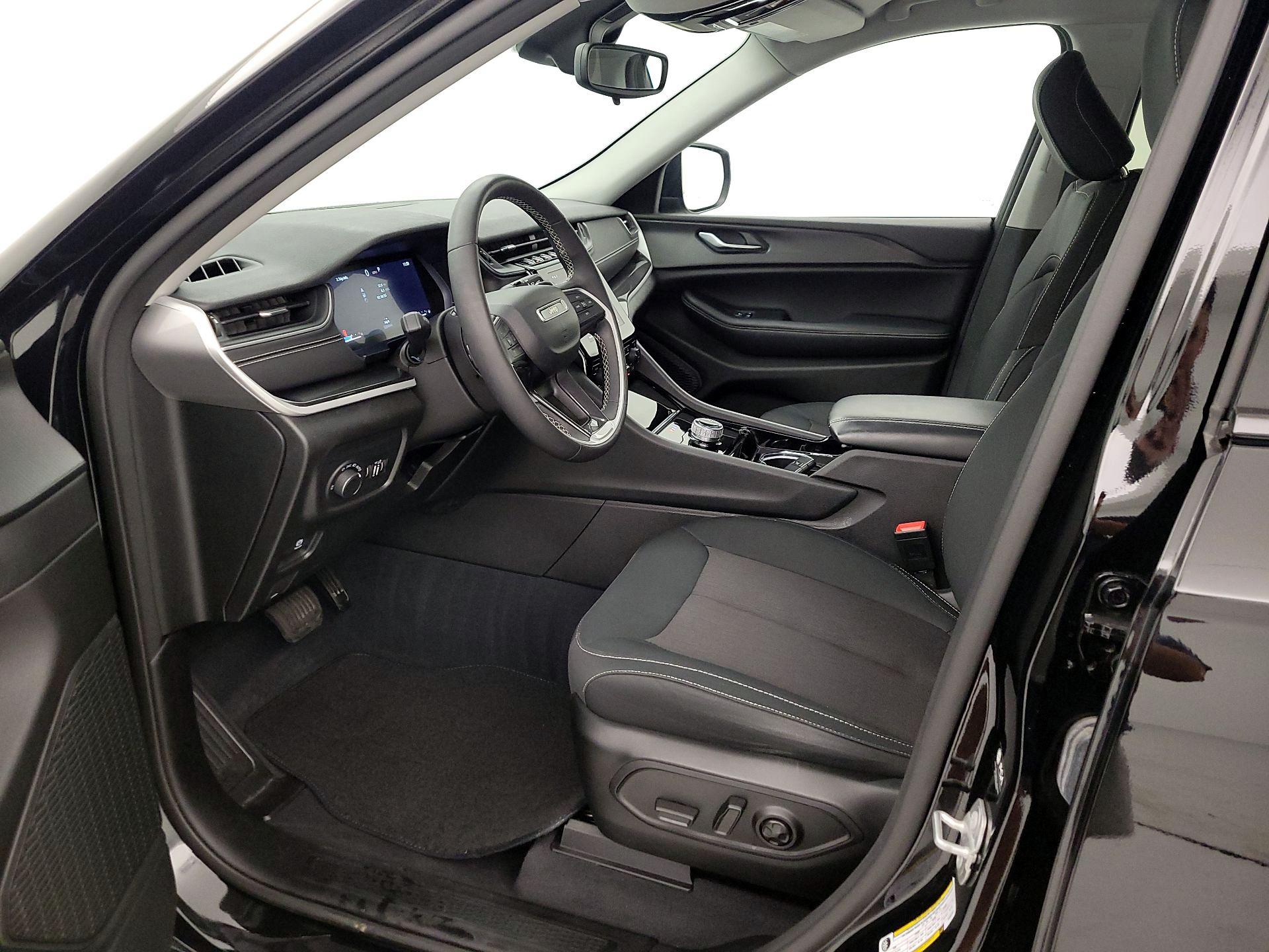 Thumbnail: 2023 Jeep Grand Cherokee - 11