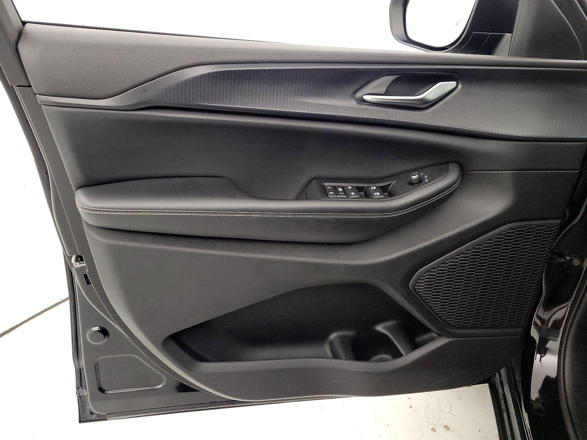 Thumbnail: 2023 Jeep Grand Cherokee - 12