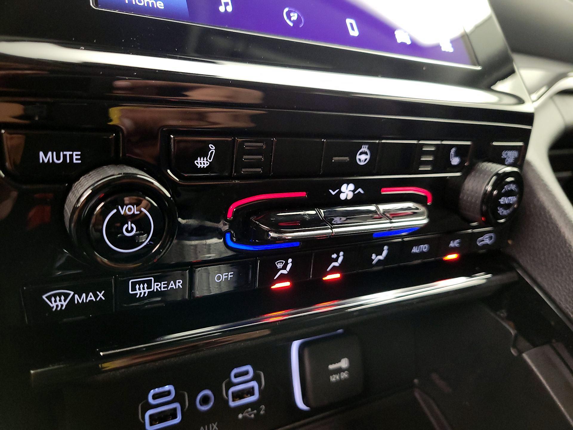 Thumbnail: 2023 Jeep Grand Cherokee - 16