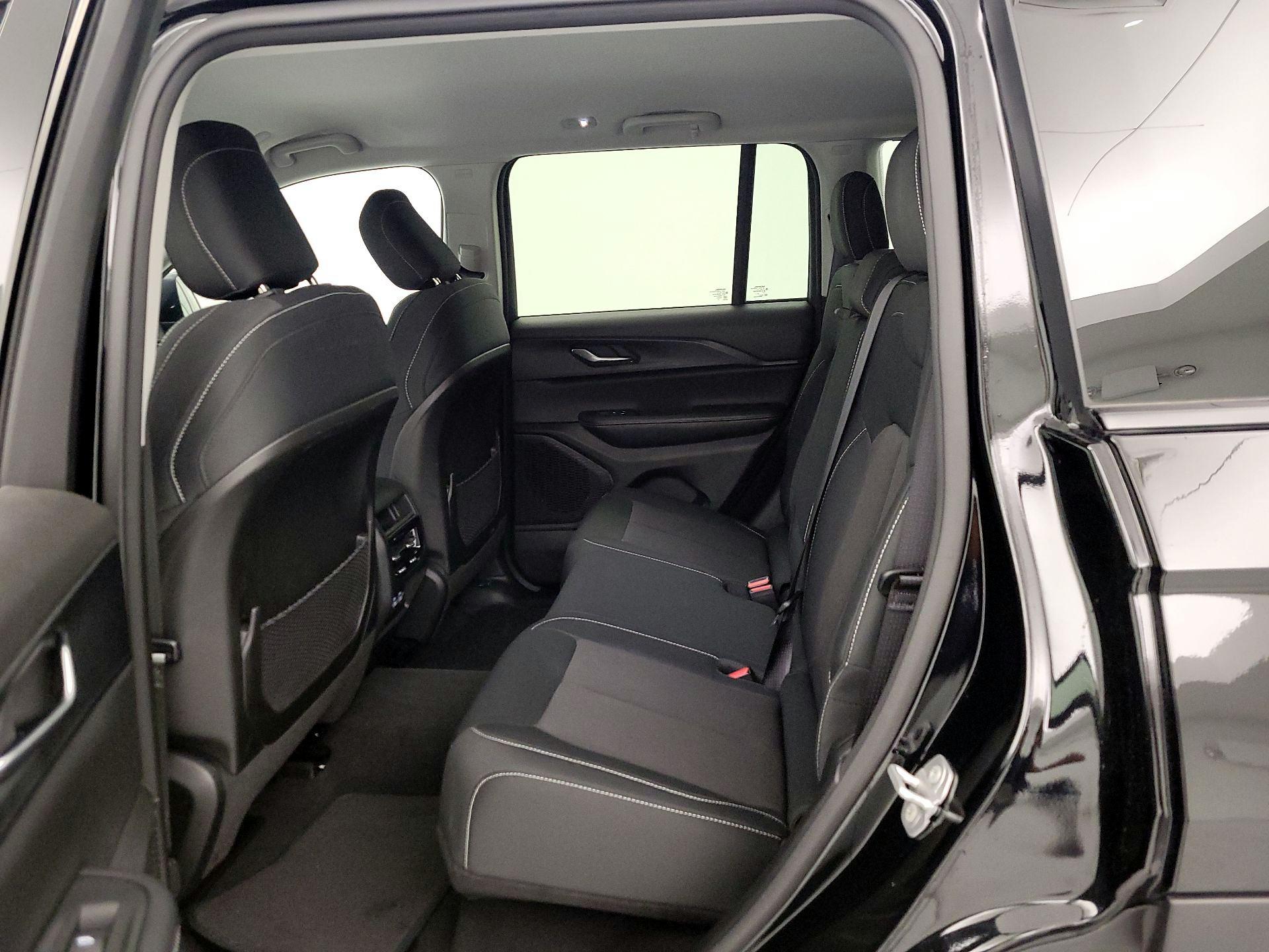 Thumbnail: 2023 Jeep Grand Cherokee - 19