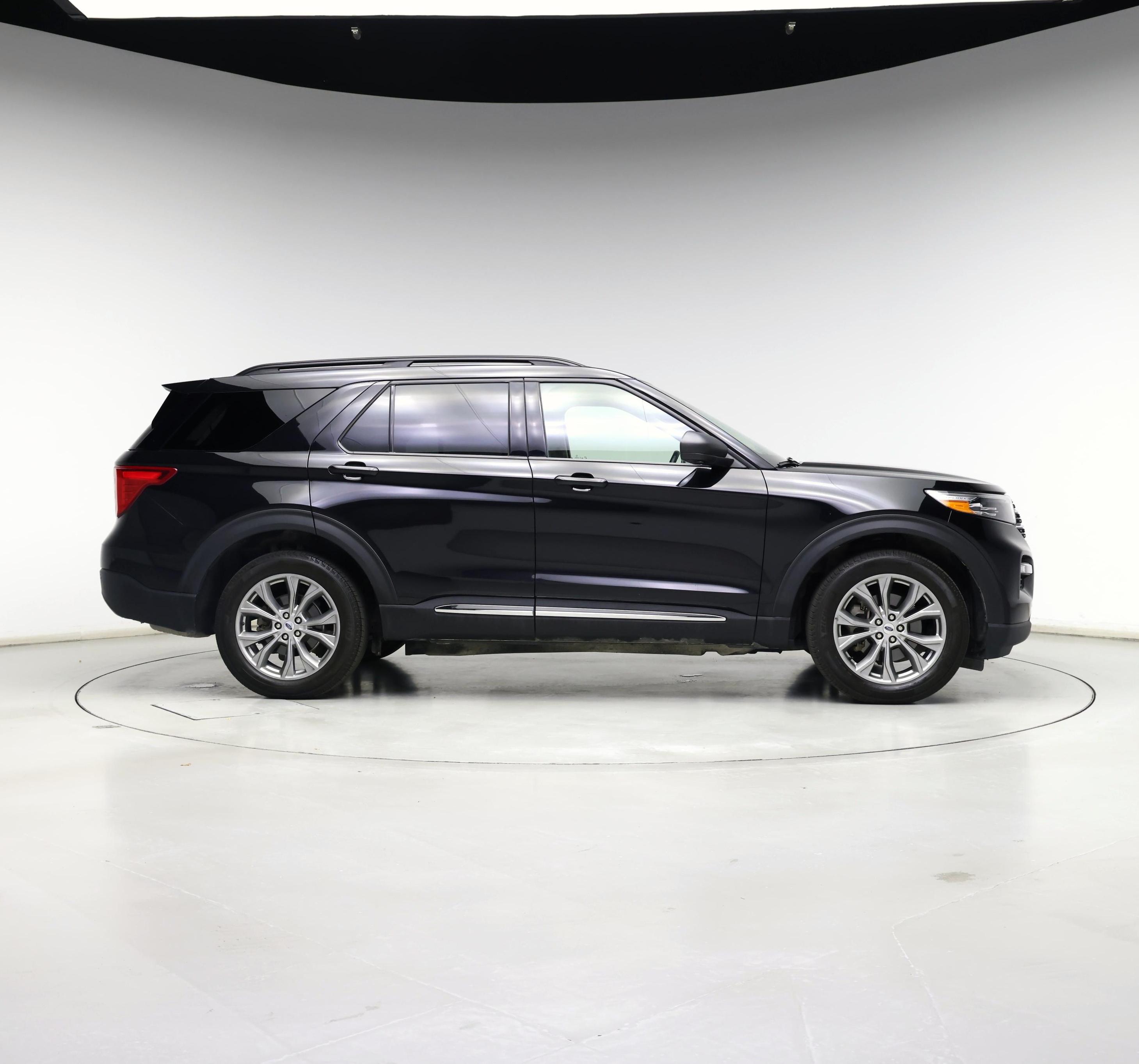 Thumbnail: 2022 Ford Explorer - 7