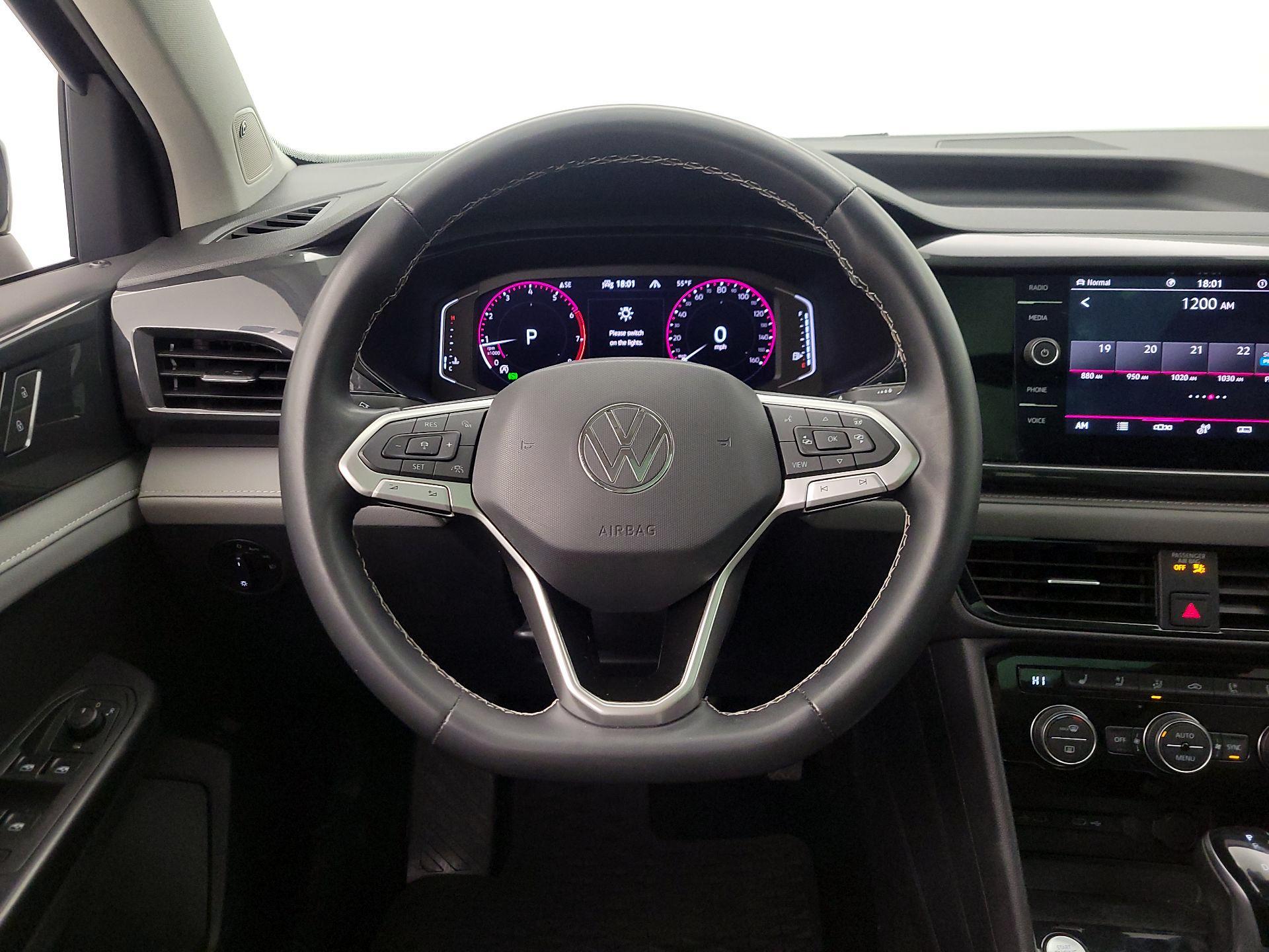 Thumbnail: 2022 Volkswagen Taos - 10