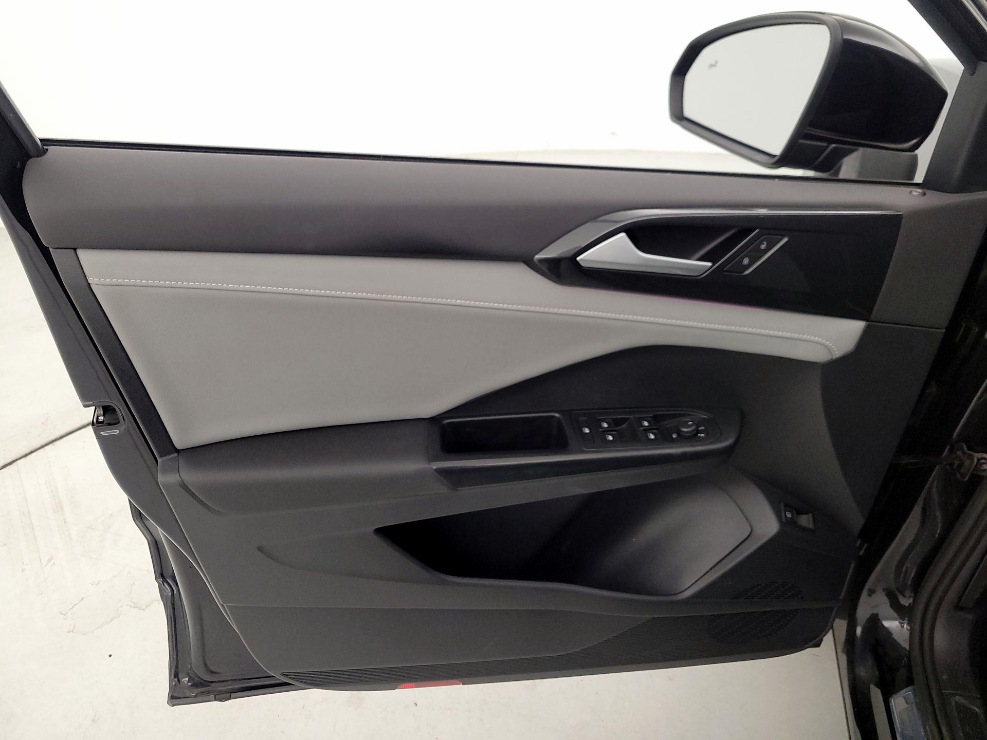 Thumbnail: 2022 Volkswagen Taos - 12