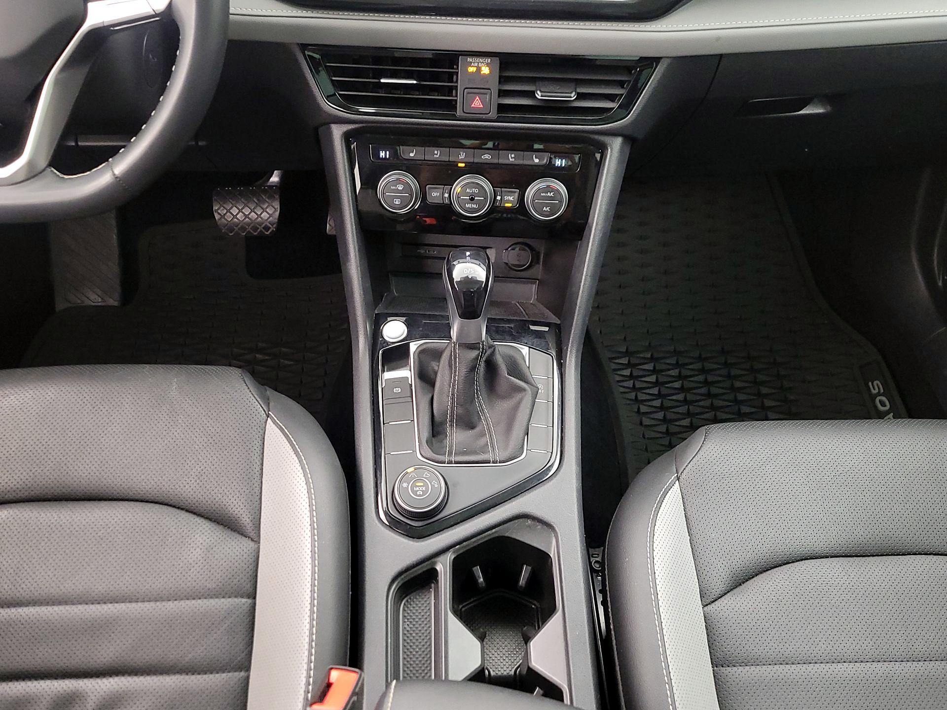 Thumbnail: 2022 Volkswagen Taos - 17