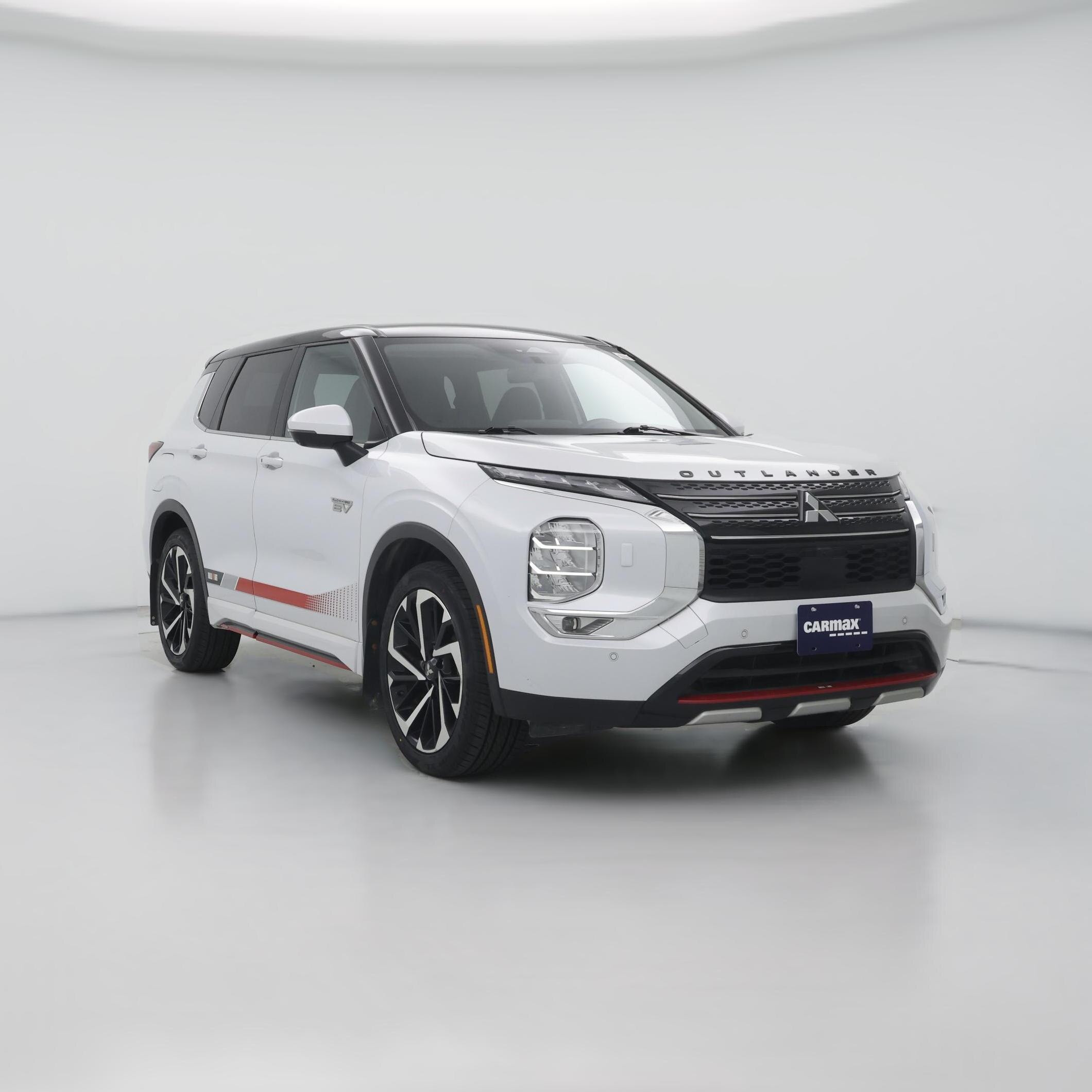Thumbnail: 2023 Mitsubishi Outlander - 1