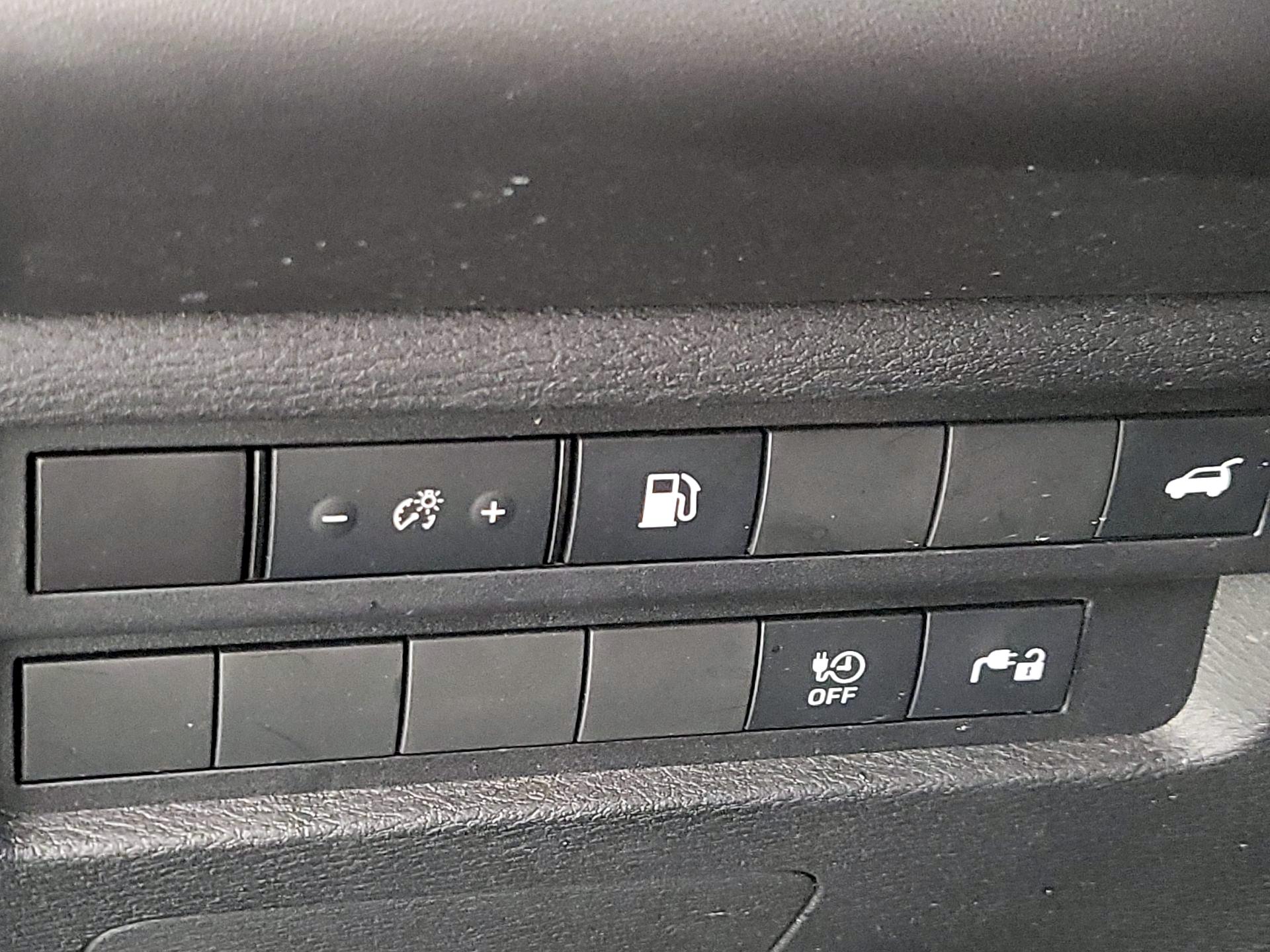 Thumbnail: 2023 Mitsubishi Outlander - 13