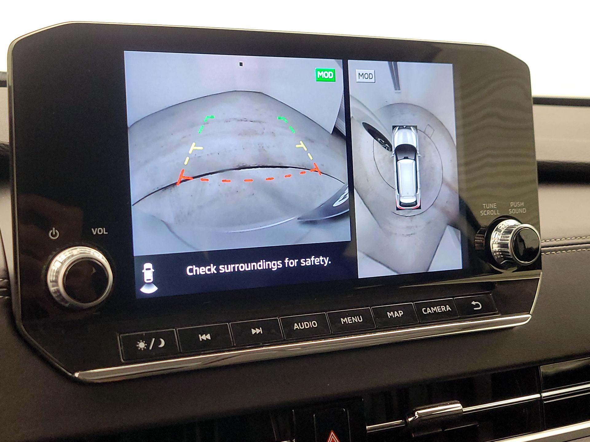 Thumbnail: 2023 Mitsubishi Outlander - 14