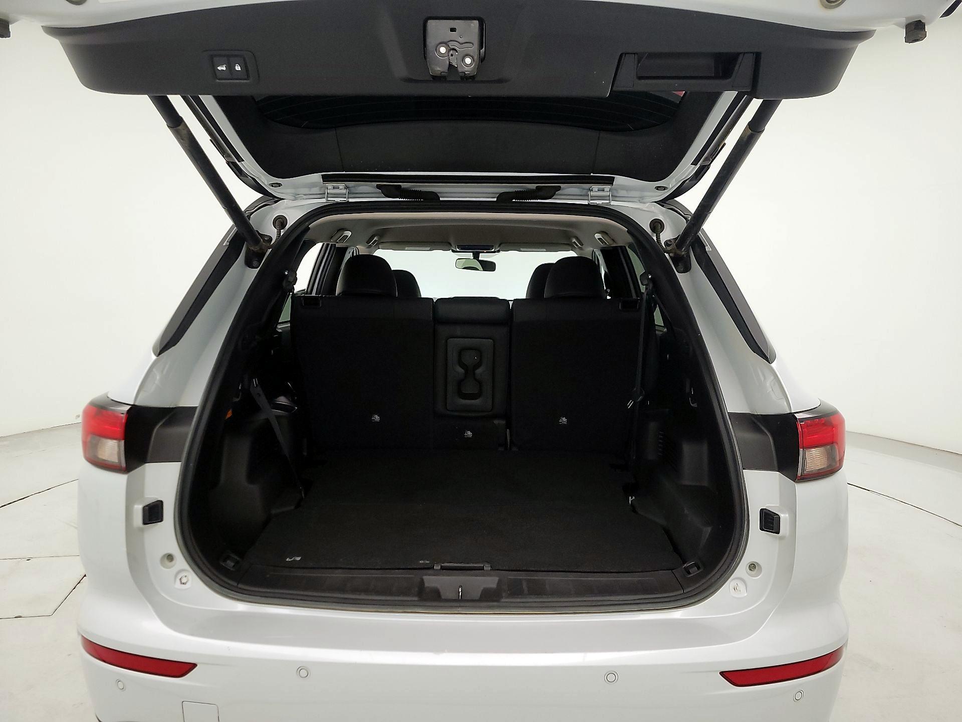 Thumbnail: 2023 Mitsubishi Outlander - 20