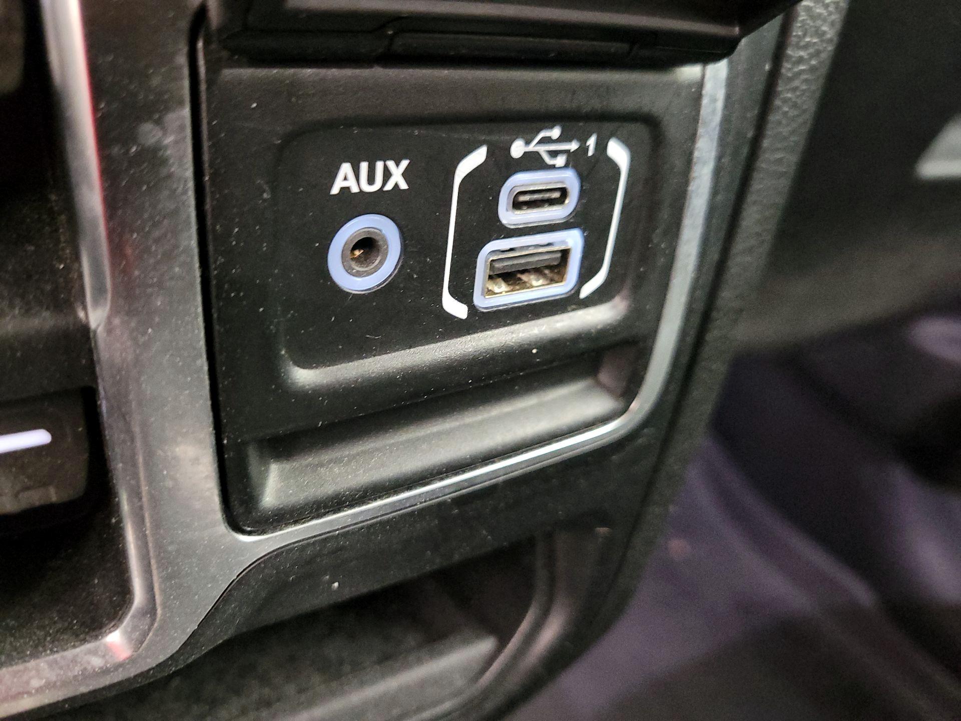 Thumbnail: 2020 Jeep Wrangler - 18