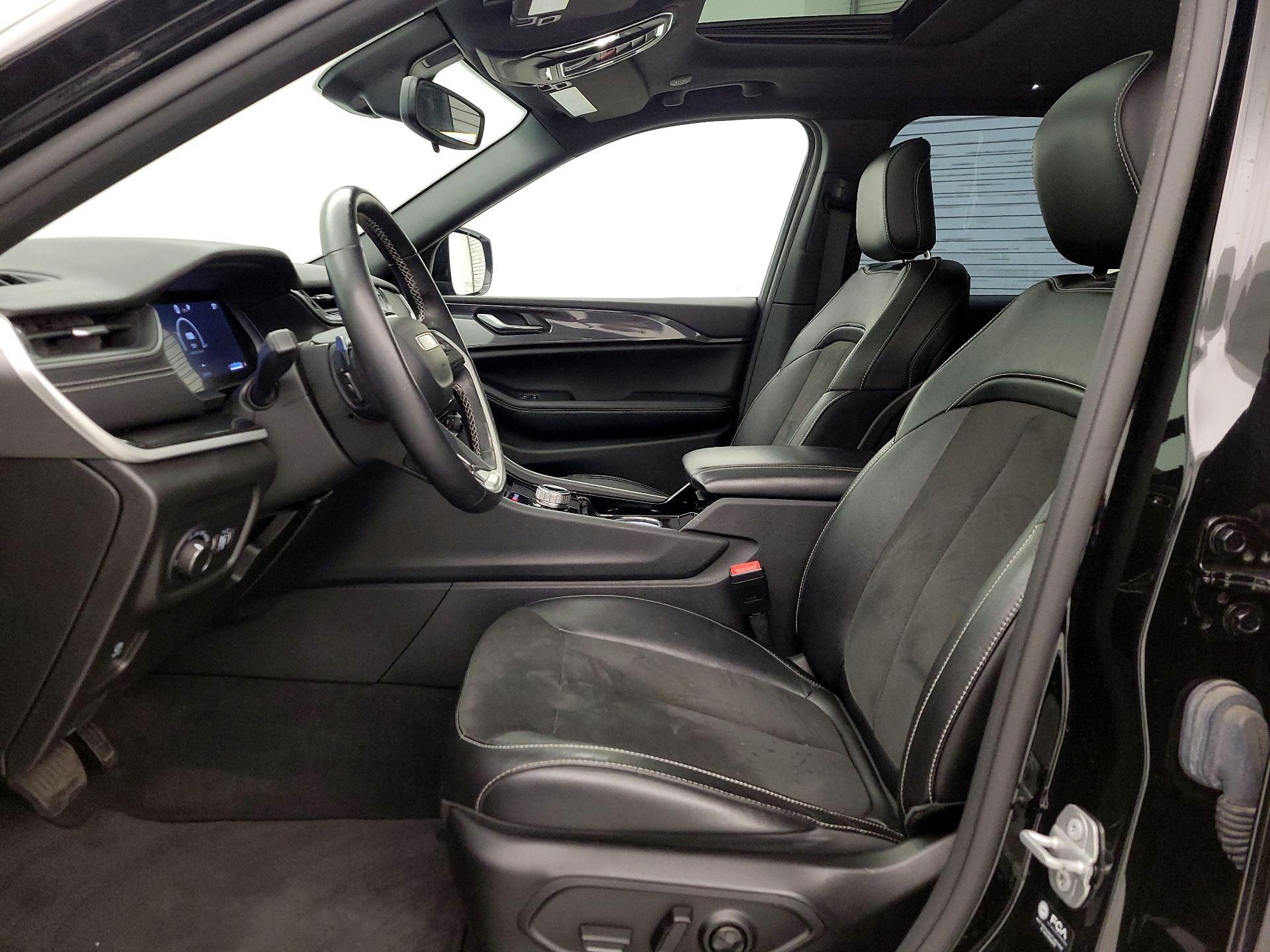 Thumbnail: 2022 Jeep Grand Cherokee - 11