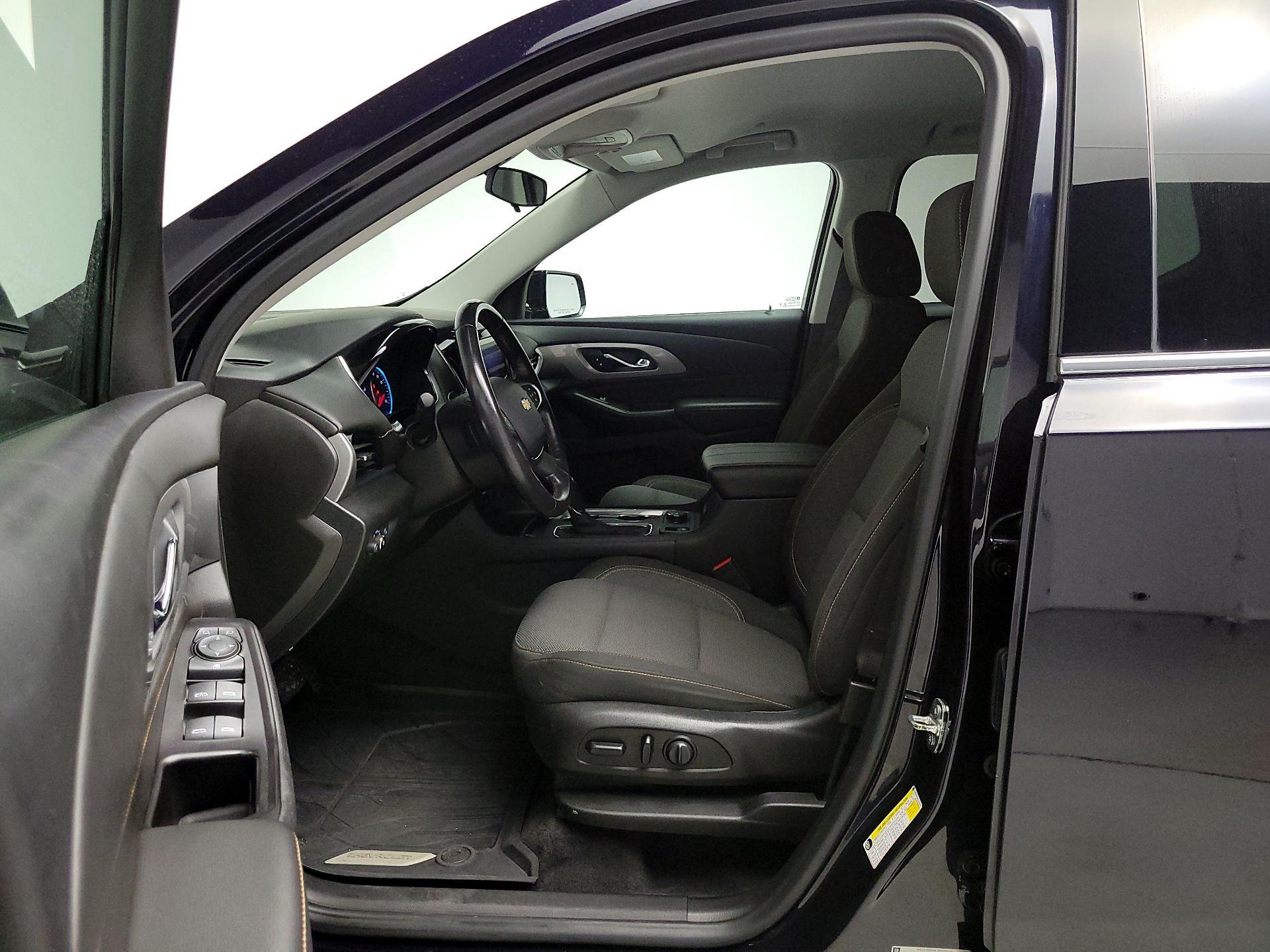 Thumbnail: 2020 Chevrolet Traverse - 11