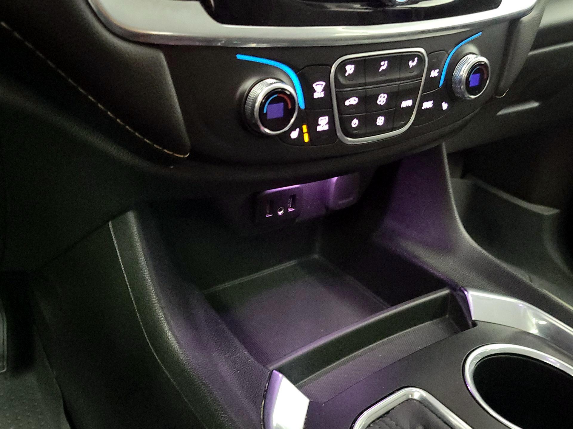 Thumbnail: 2020 Chevrolet Traverse - 18