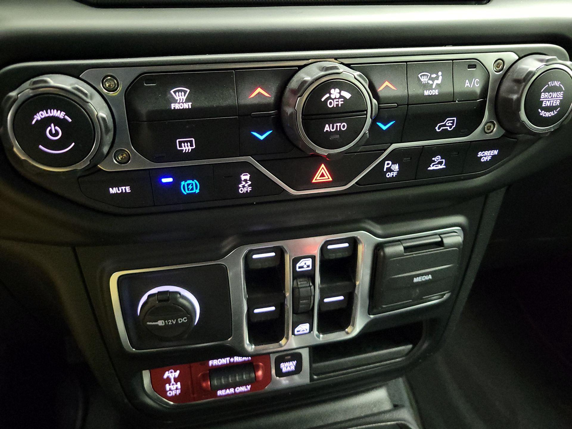 Thumbnail: 2022 Jeep Wrangler - 16