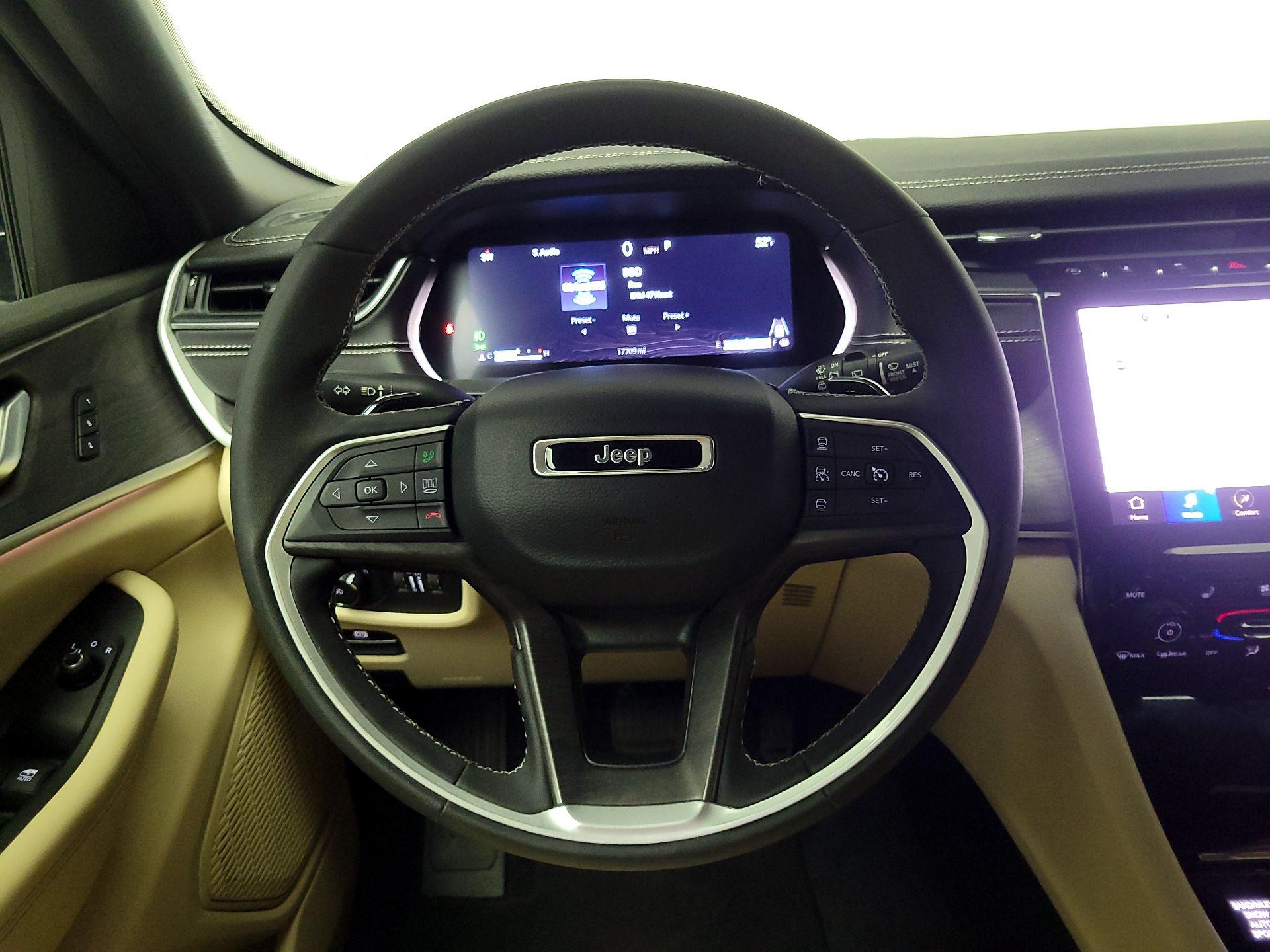 Thumbnail: 2023 Jeep Grand Cherokee - 10