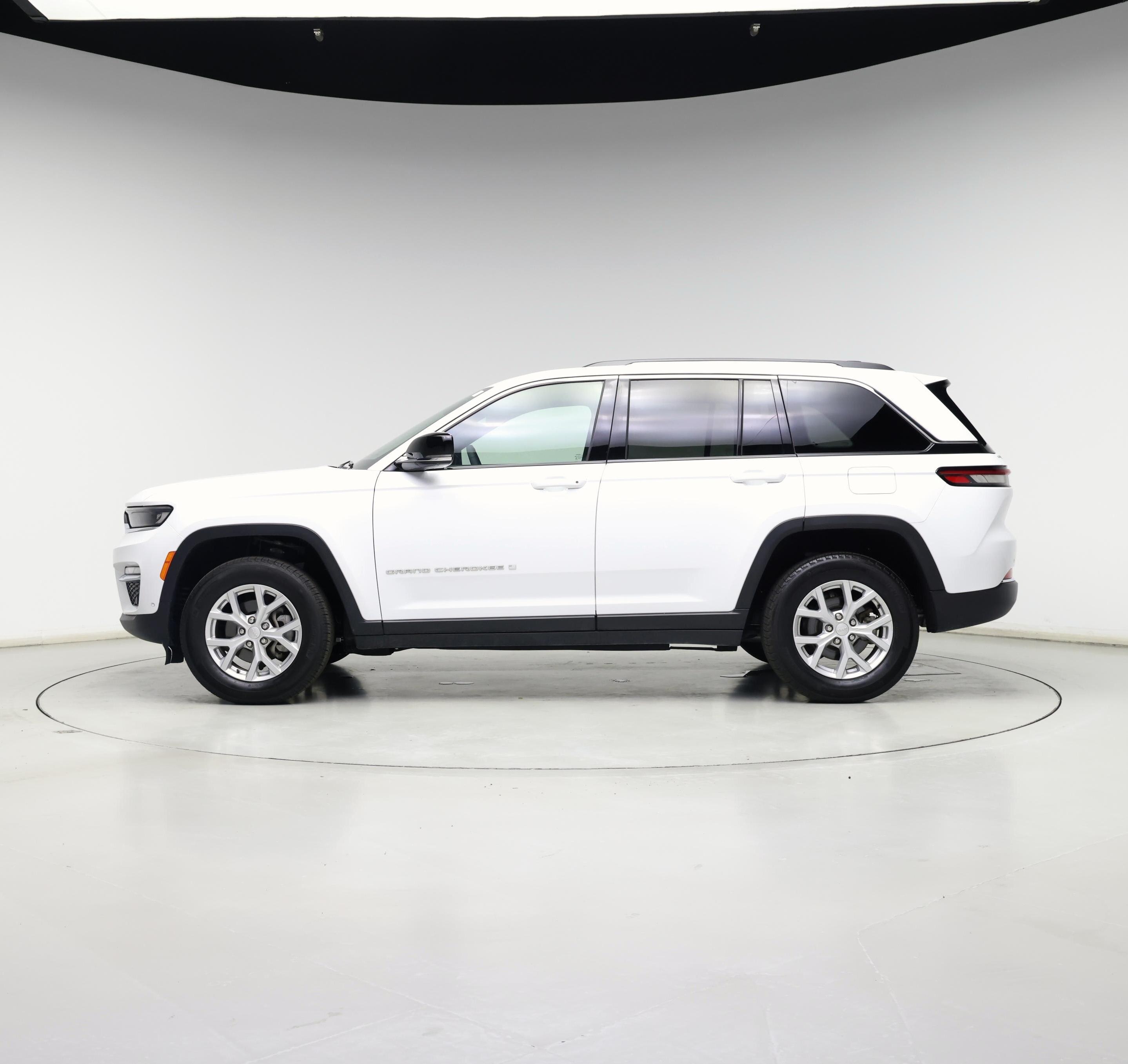 Thumbnail: 2023 Jeep Grand Cherokee - 3