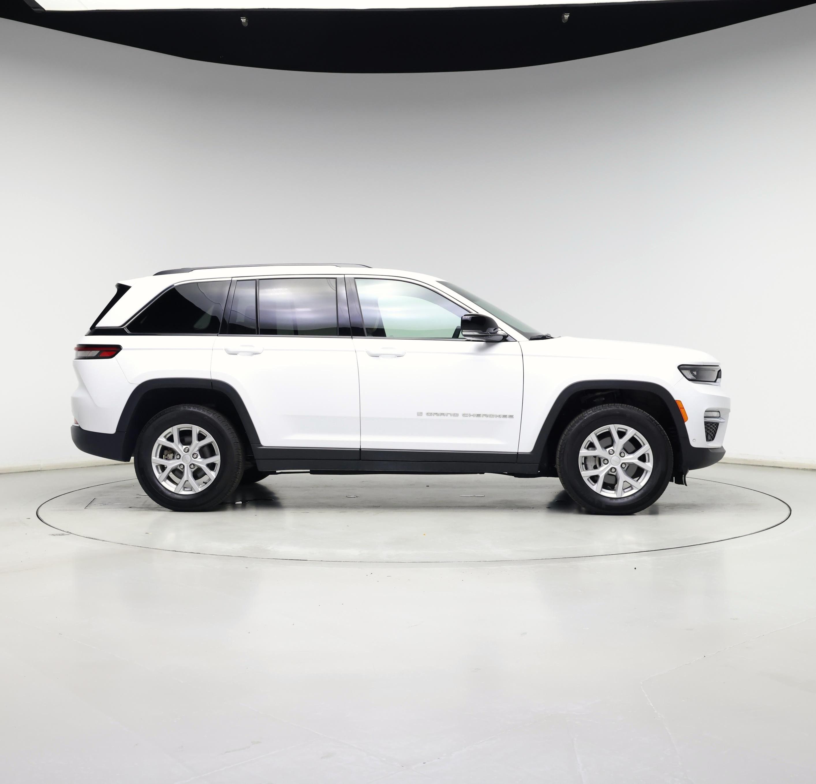 Thumbnail: 2023 Jeep Grand Cherokee - 7