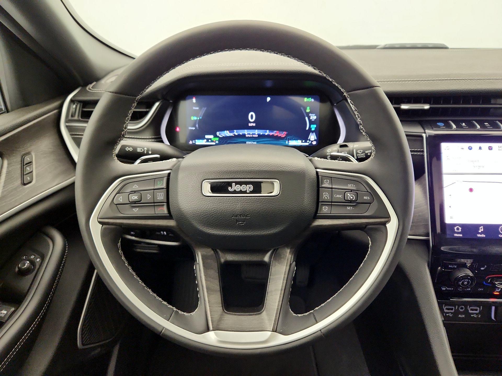 Thumbnail: 2024 Jeep Grand Cherokee - 10