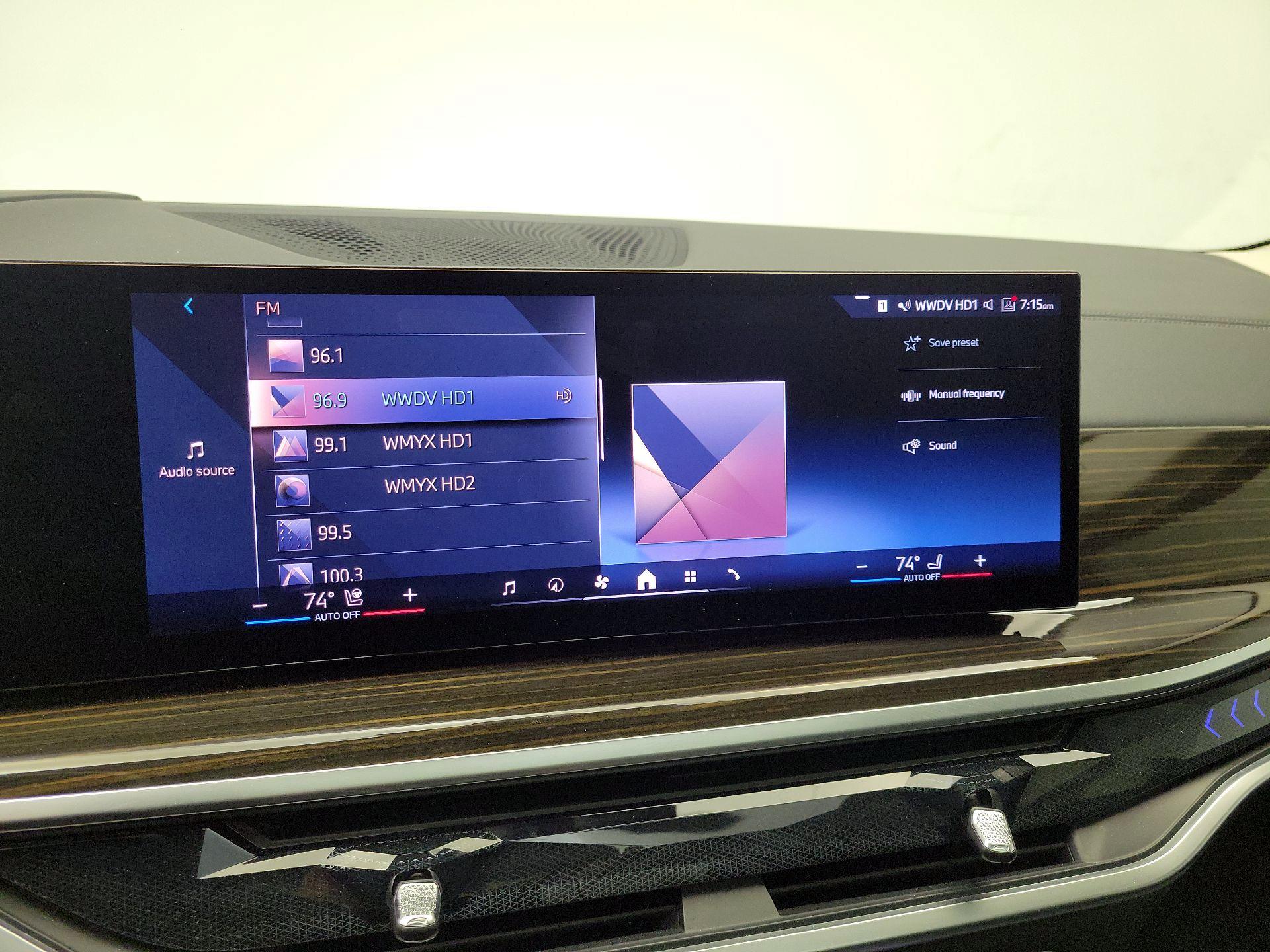 Thumbnail: 2025 BMW X7 - 16