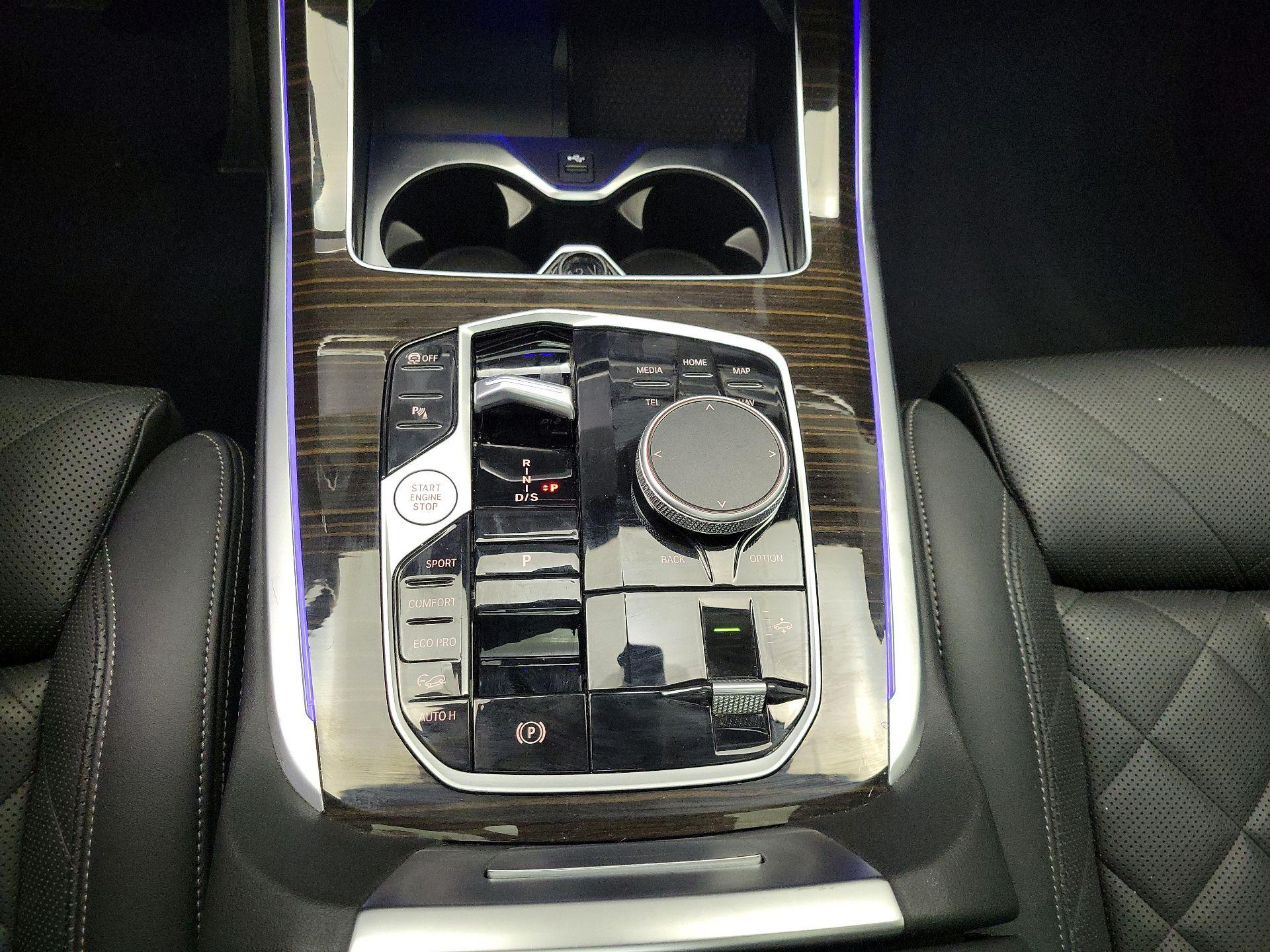 Thumbnail: 2025 BMW X7 - 18