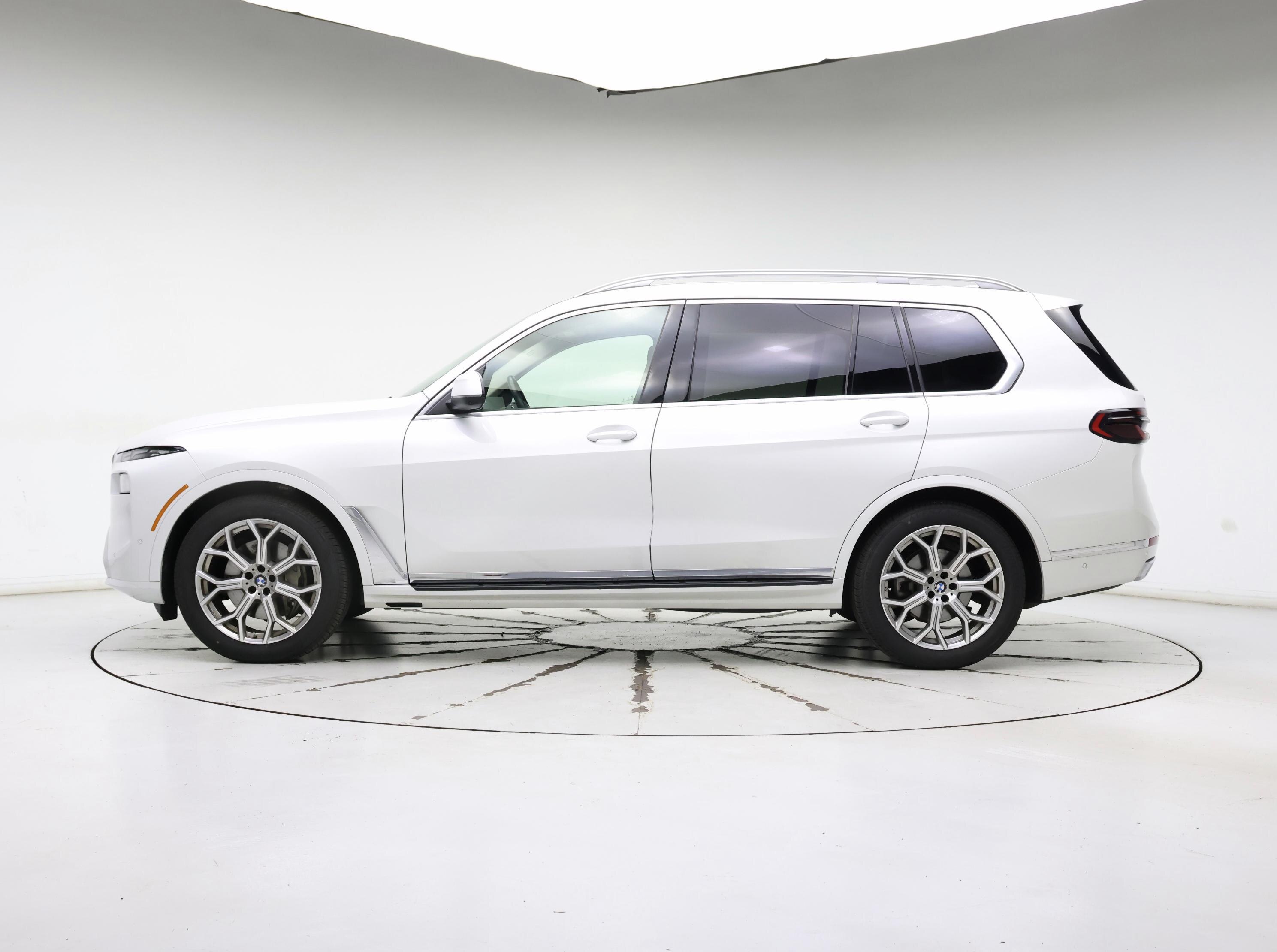 Thumbnail: 2025 BMW X7 - 3