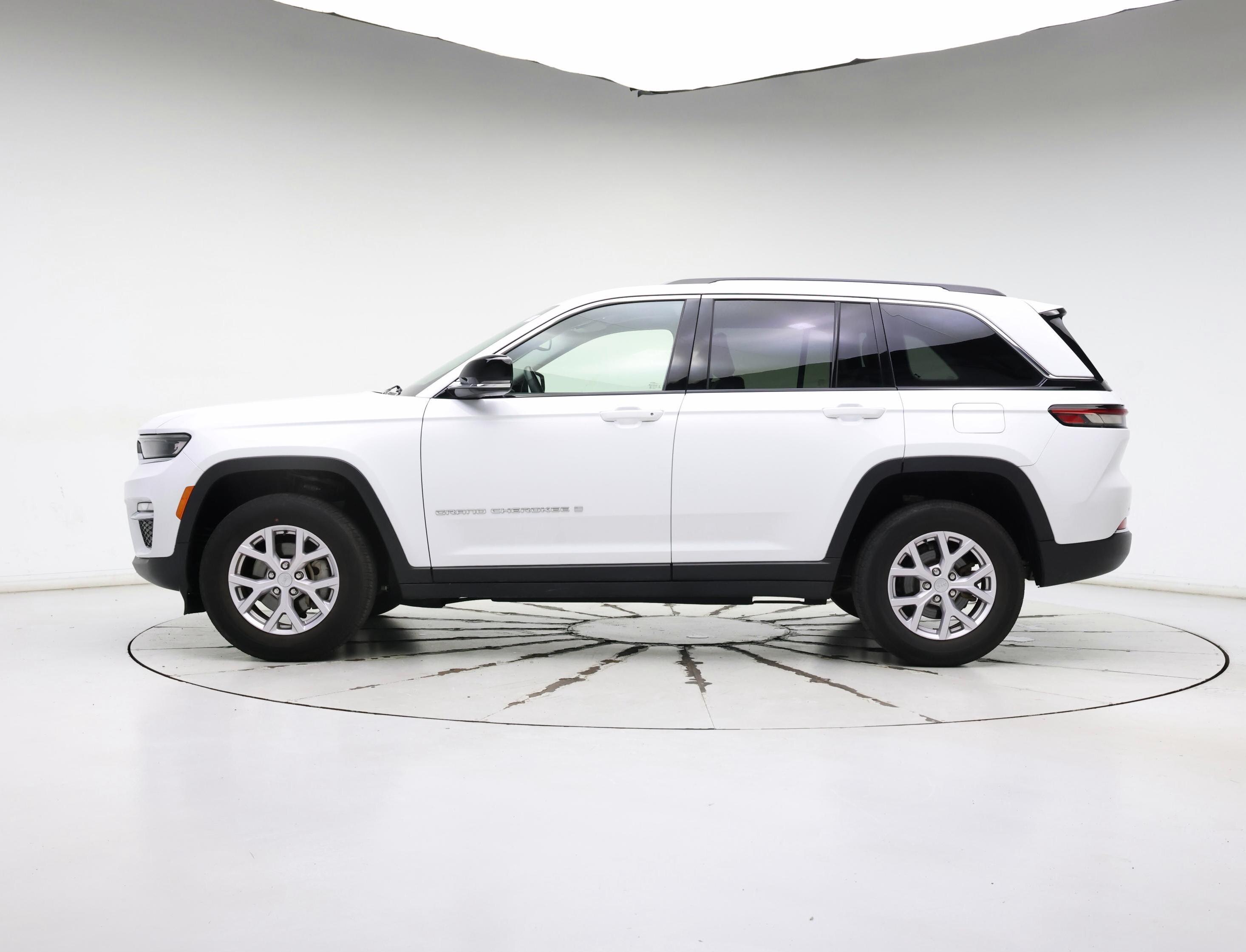 Thumbnail: 2022 Jeep Grand Cherokee - 3