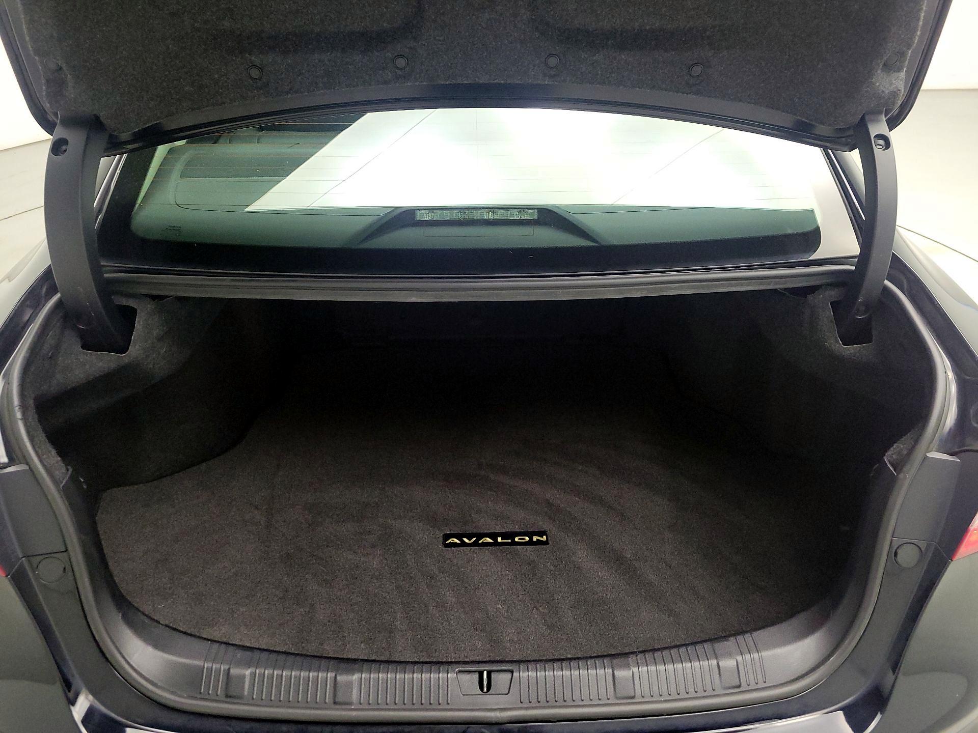 Thumbnail: 2015 Toyota Avalon - 18