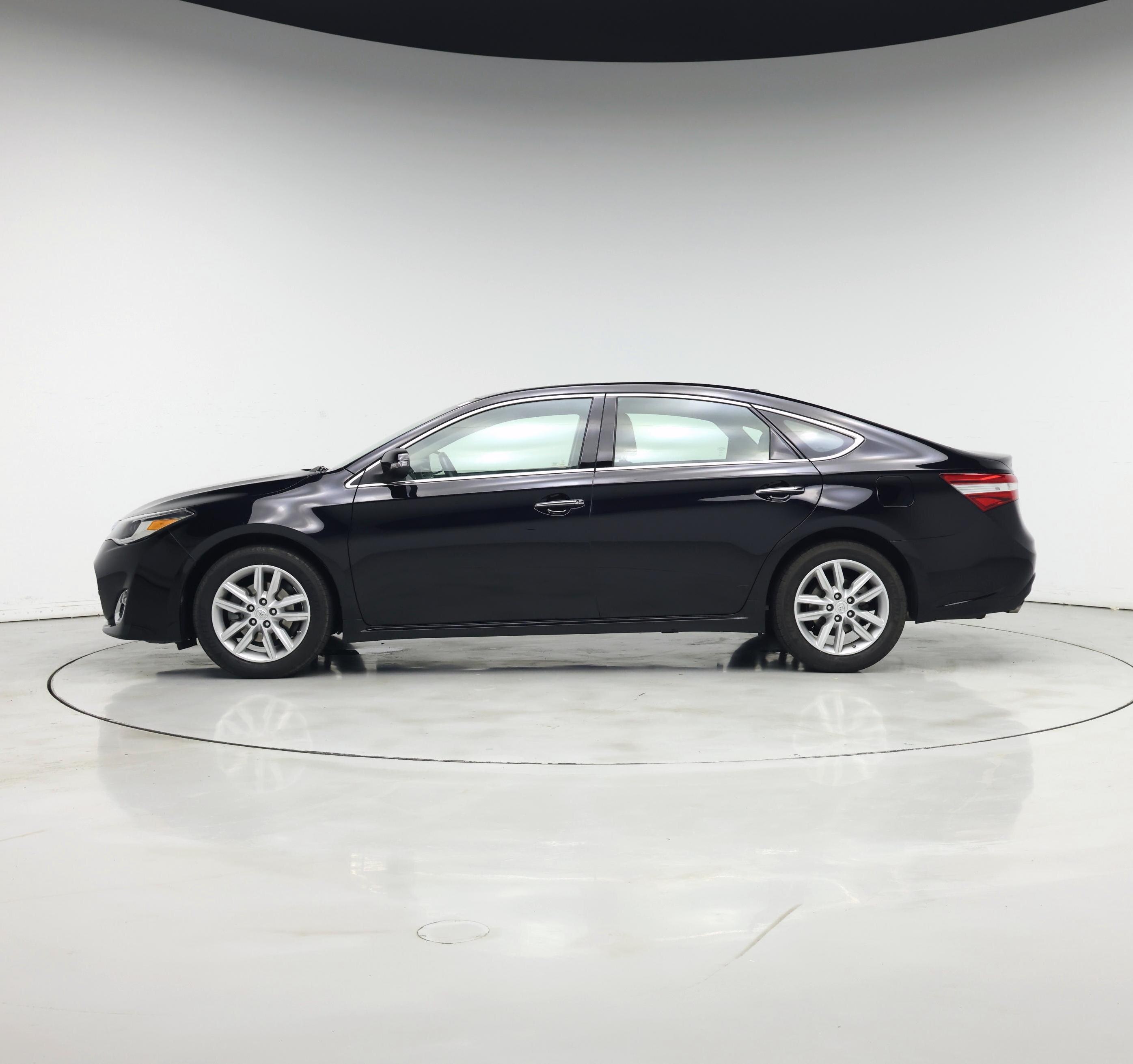 Thumbnail: 2015 Toyota Avalon - 3