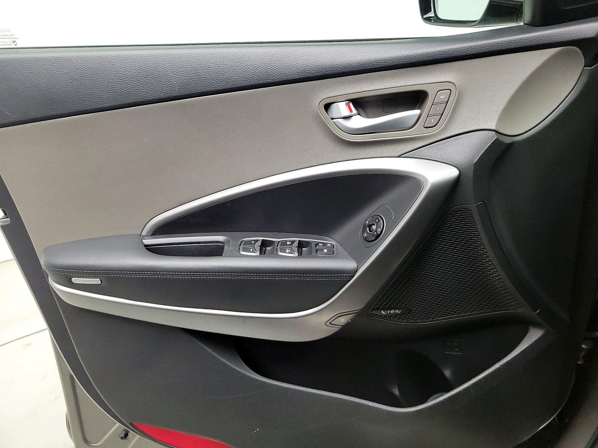 Thumbnail: 2016 Hyundai Santa Fe - 12