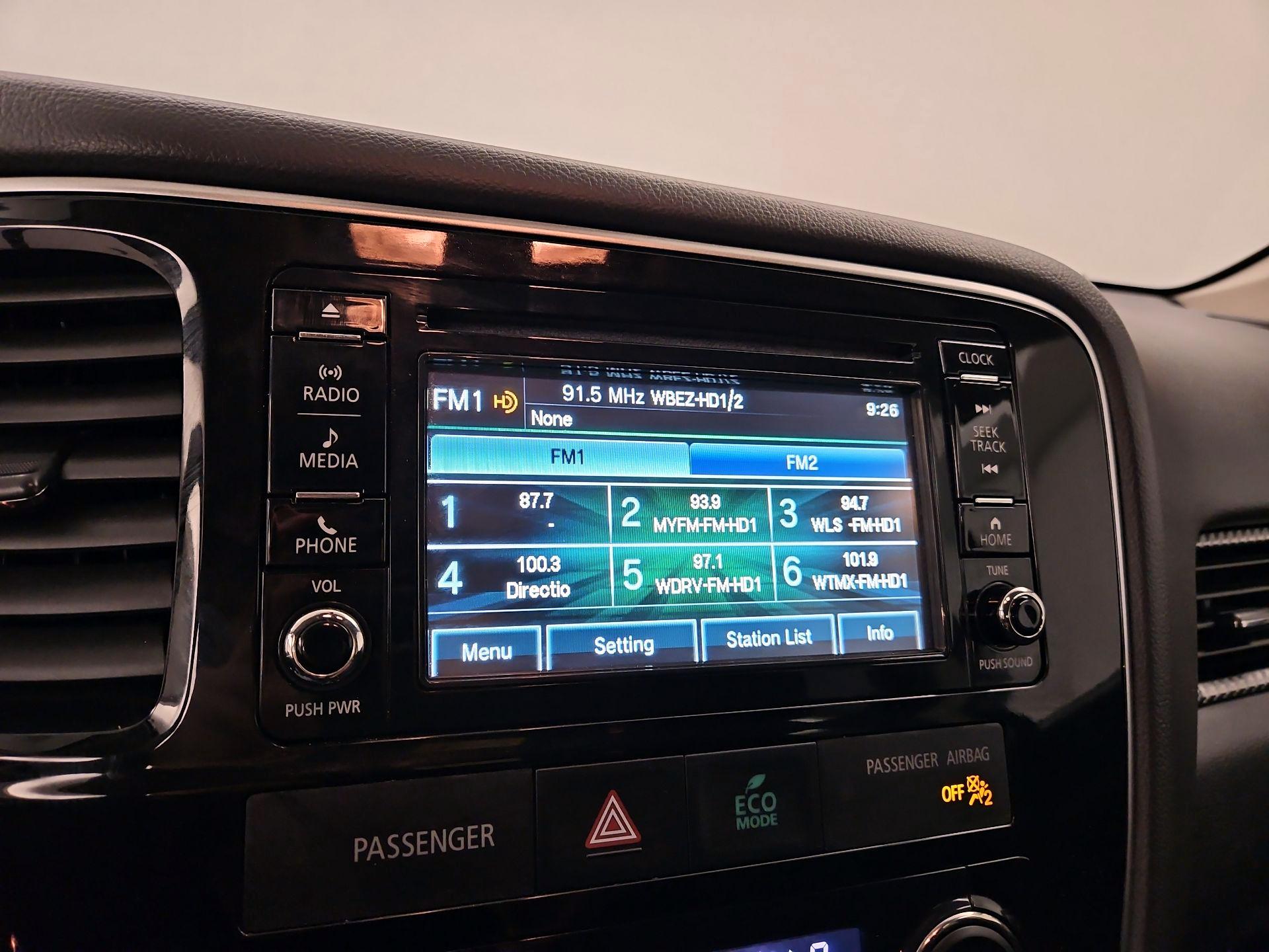 Thumbnail: 2017 Mitsubishi Outlander - 15