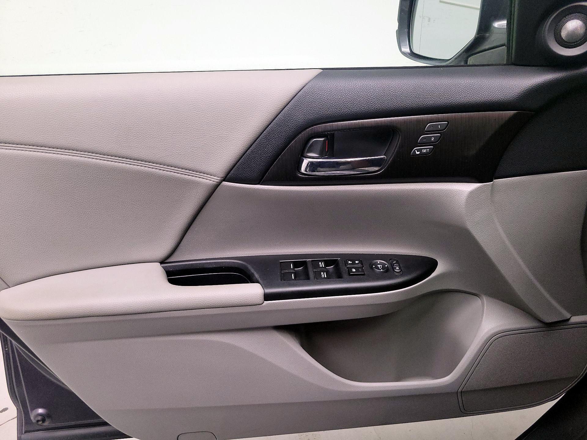 Thumbnail: 2015 Honda Accord - 12